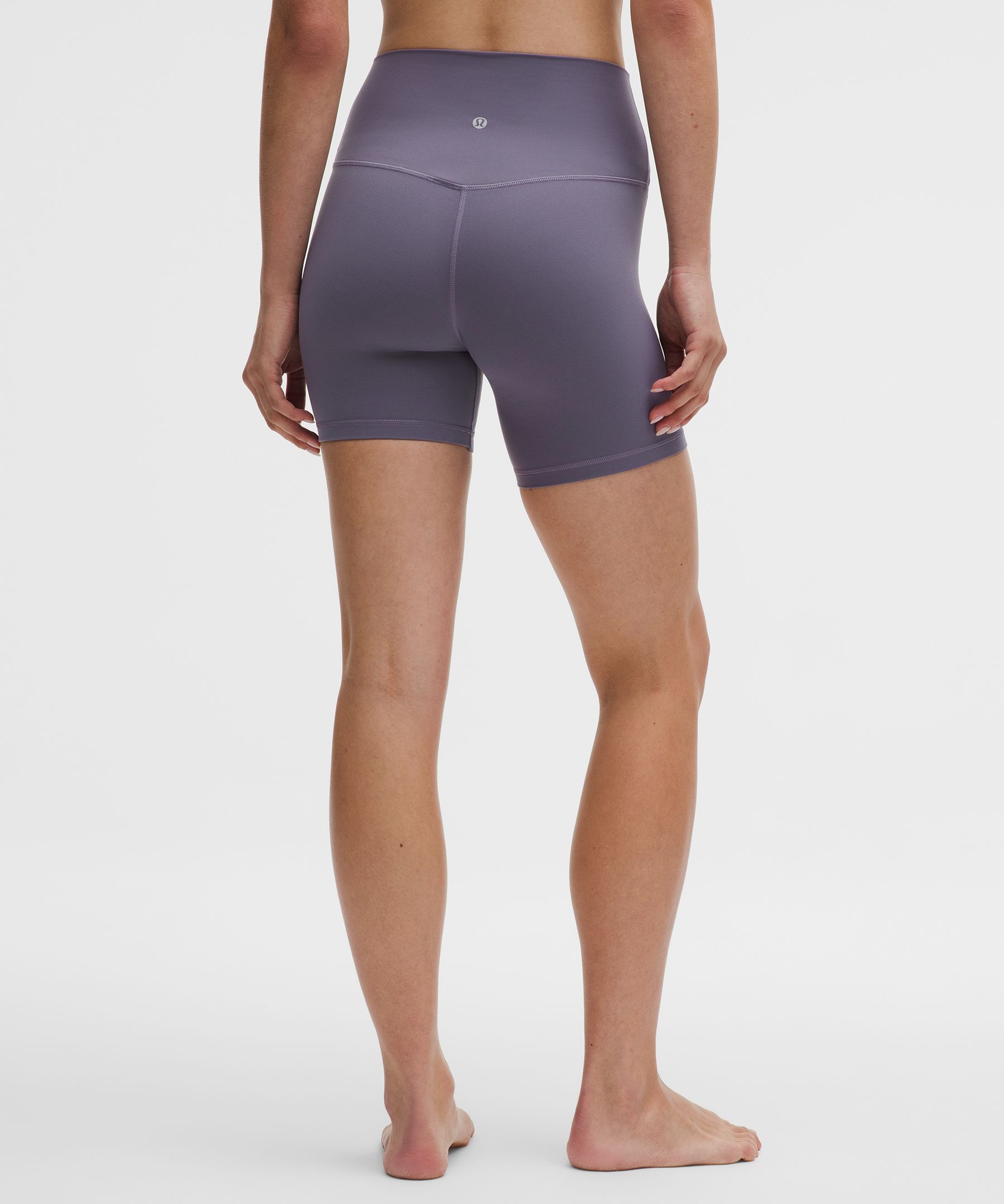新品☆ LULULEMON サイズ6 ルルレモン Align™ ハイライズショーツ 6インチ | ショートパンツ