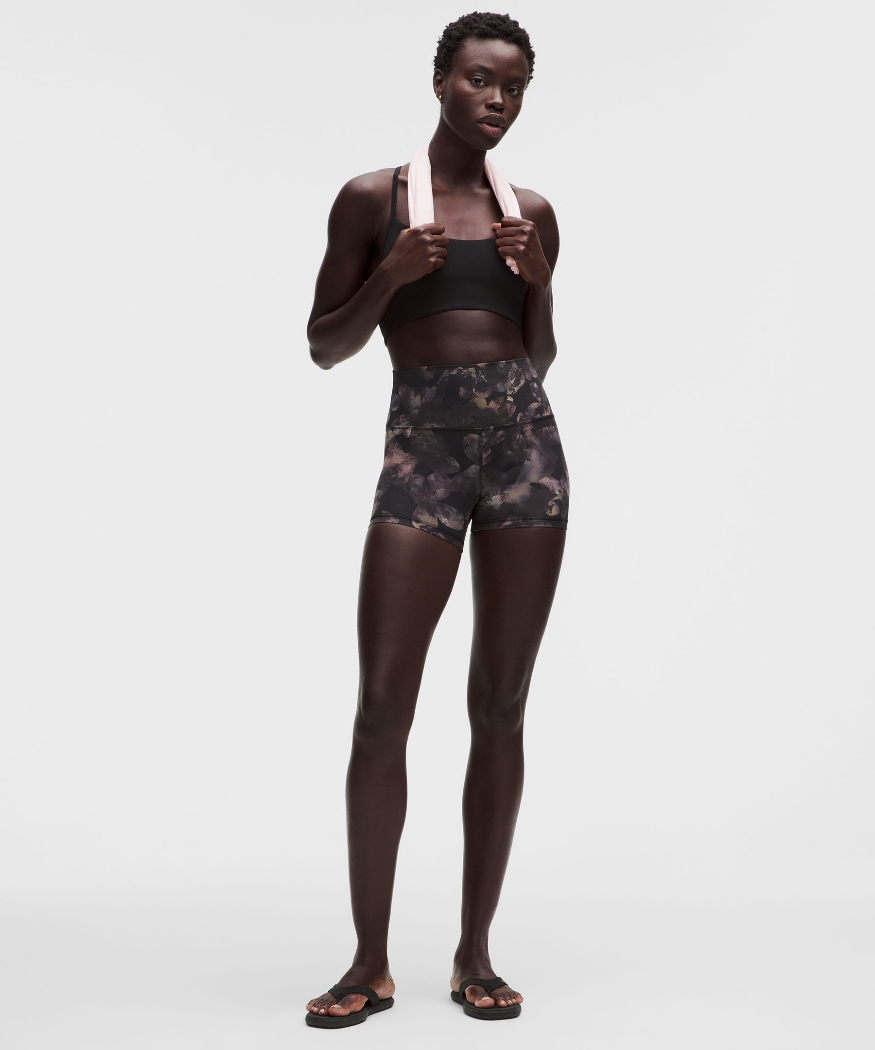 Leggings cortos de talle alto lululemon Align&trade;, 10&nbsp;cm