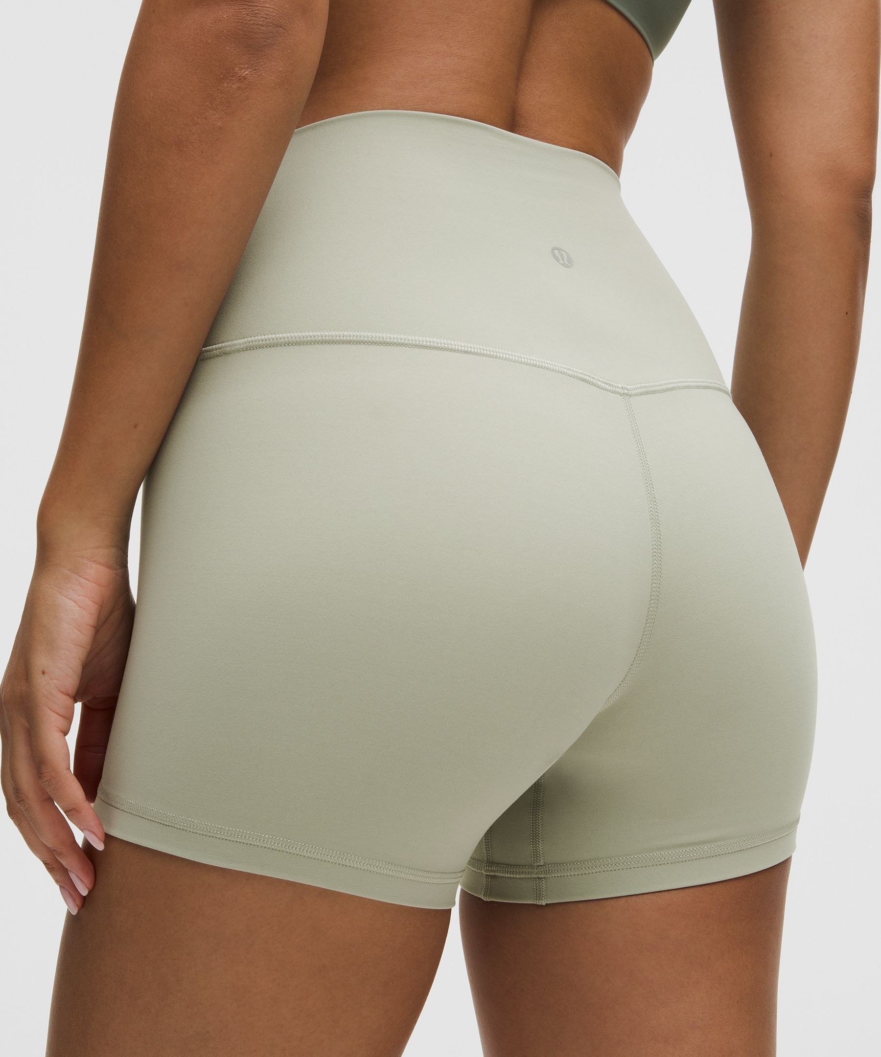ルルレモン Align™ ハイライズショーツ 4インチ | ショートパンツ