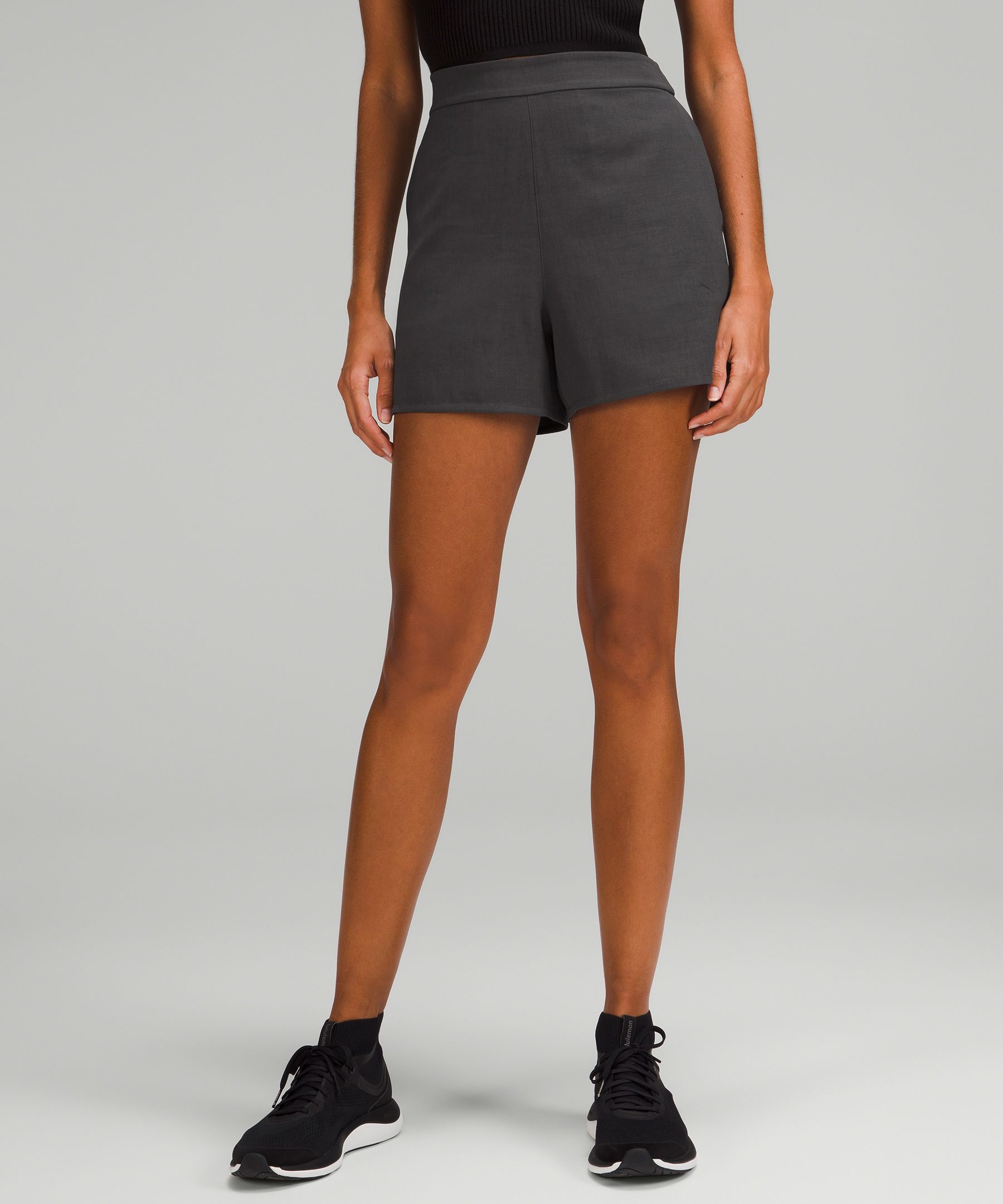 Flat-Front Relaxed Short 4