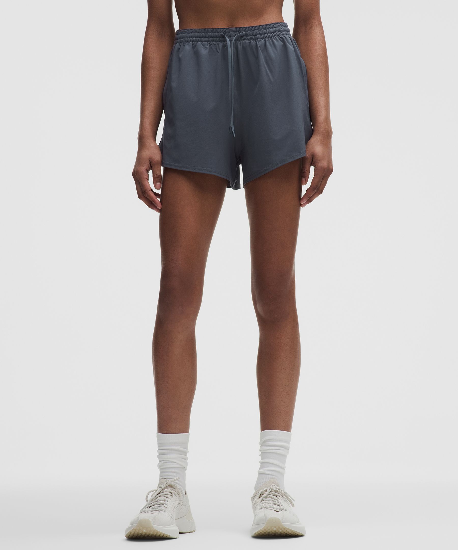 Shorts Court Rival de cintura alta 3&rdquo;