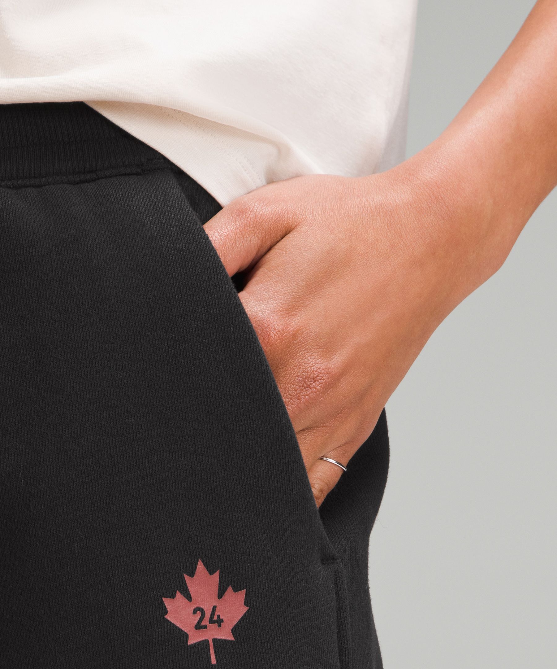 Team Canada Relaxed-Fit High-Rise Fleece Short 4" *COC Logo | Women's Shorts