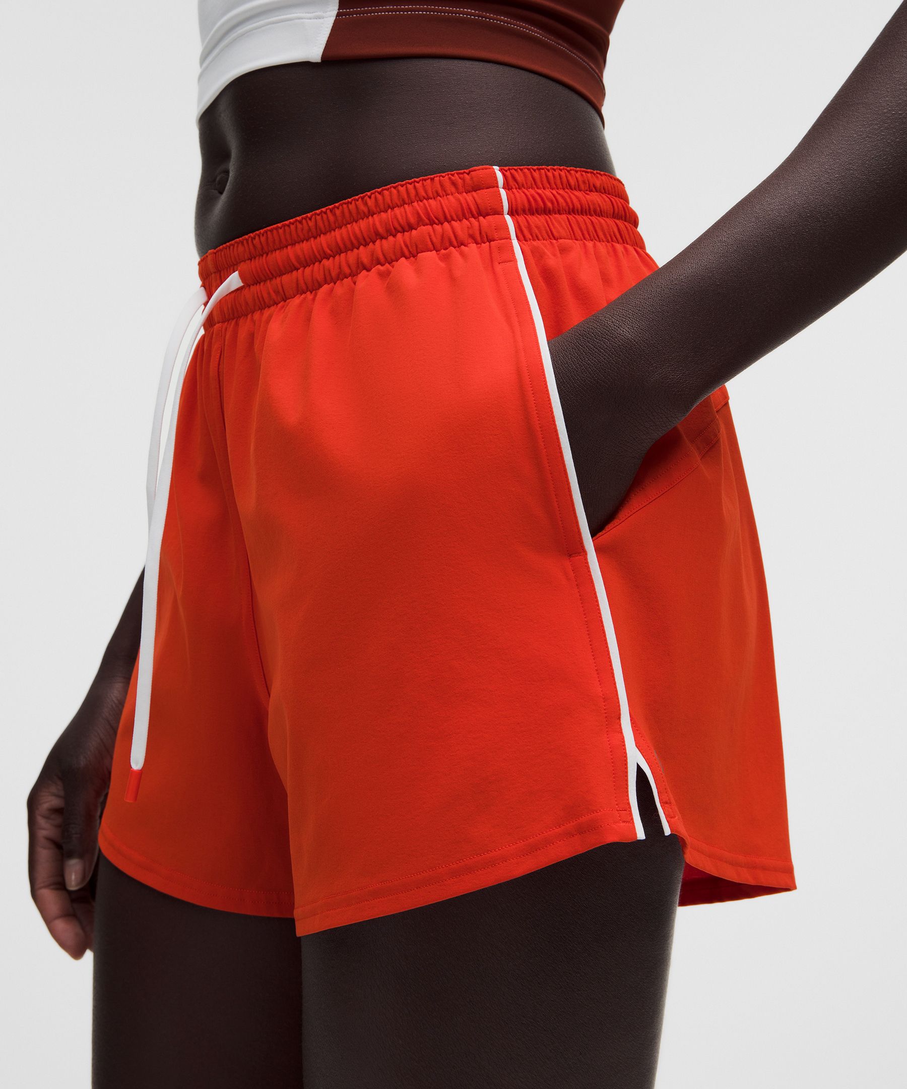 Short d&eacute;contract&eacute; l&eacute;ger taille haute 8&nbsp;cm *Doublure longue