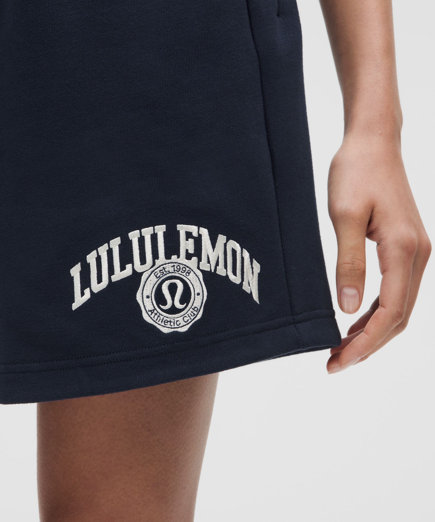 Scuba Mid-Rise Oversized Short 7" *Graphic | Women's Shorts