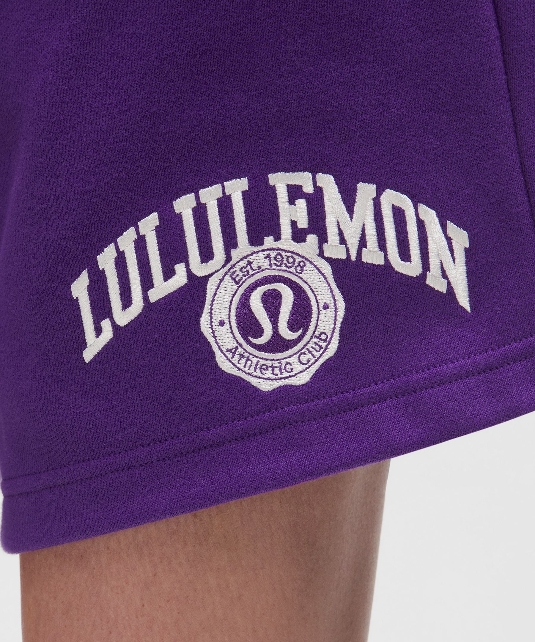 Scuba Mid-Rise Oversized Short 7" *Graphic