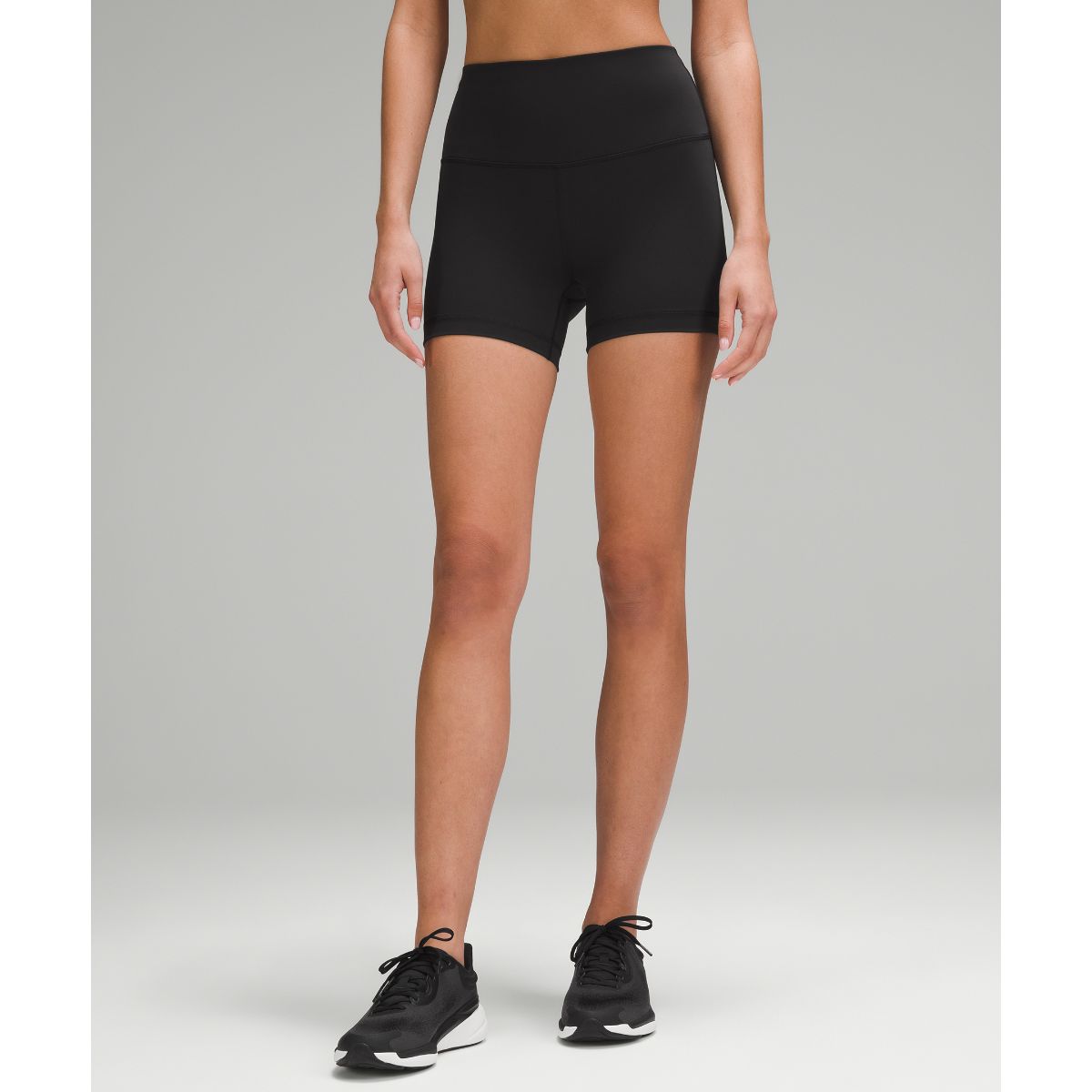 Wunder Train High-Rise Shorts 4"