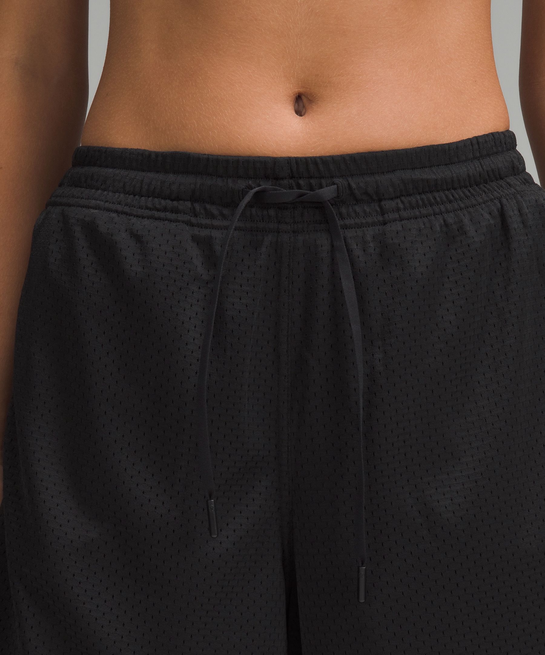 Relaxed-Fit Mesh Training Short 8" | Women's Shorts