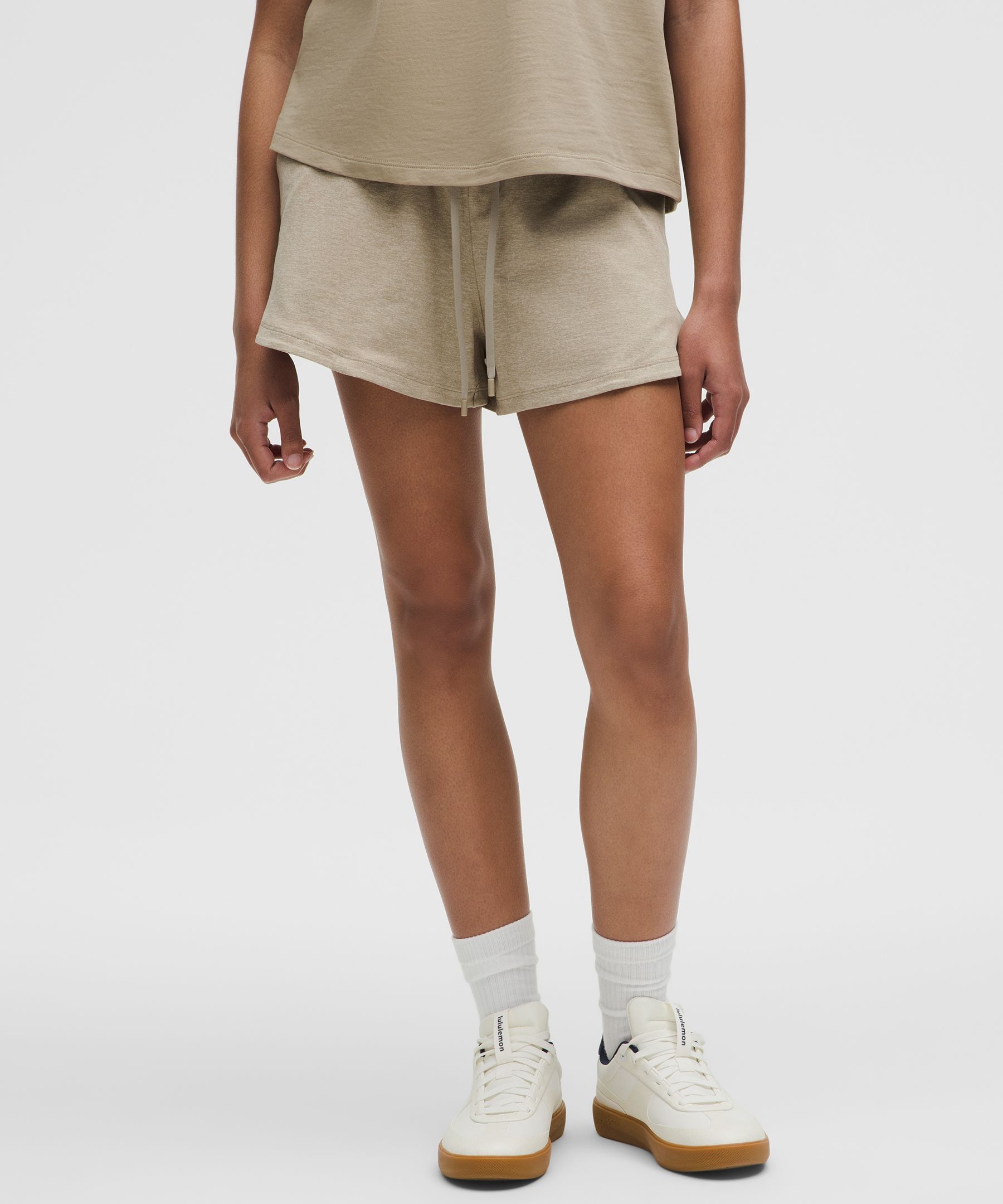 Soft Jersey Mid-Rise Curved-Hem Short 3"