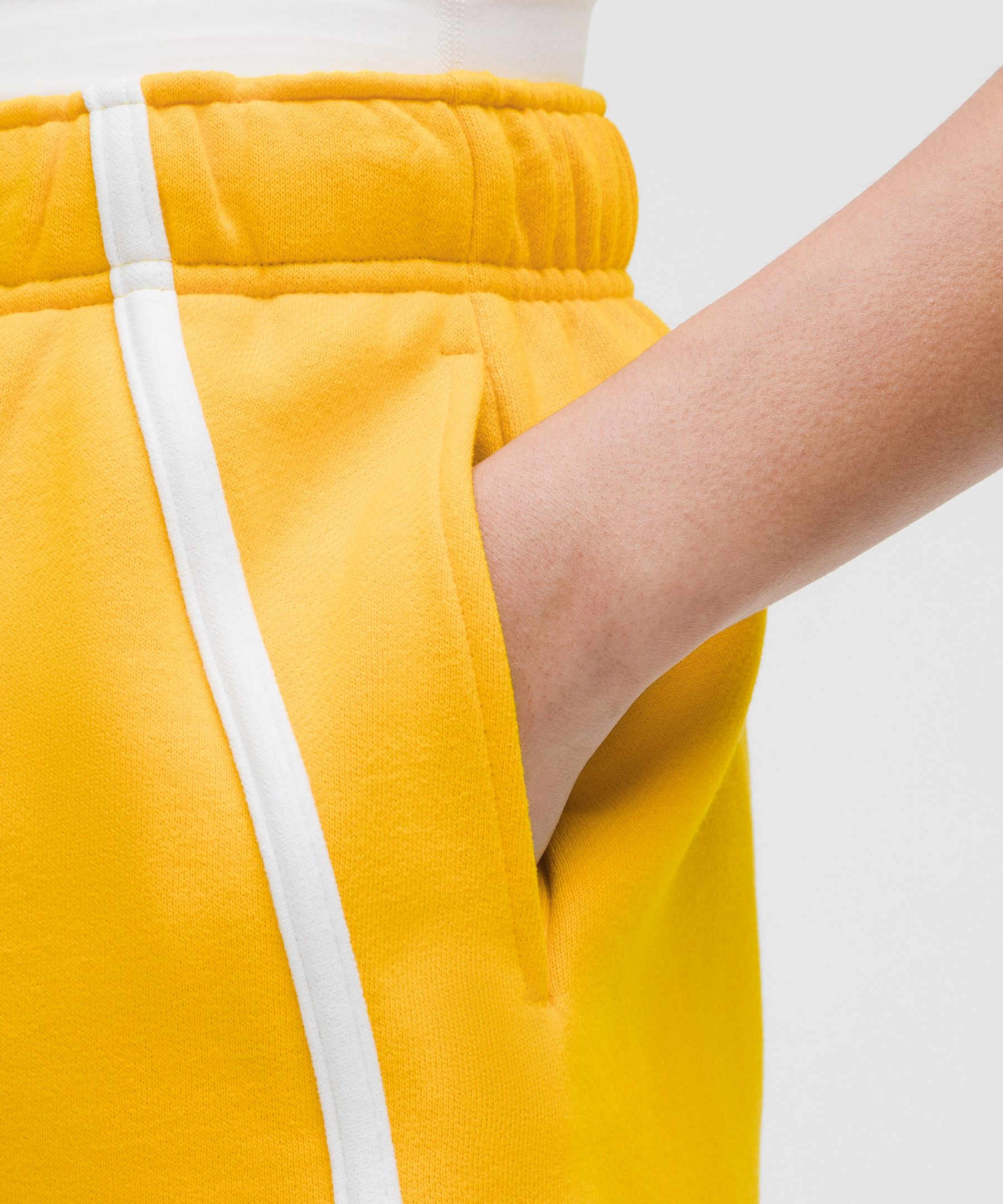 Scuba Mid-Rise Oversized Short 3"