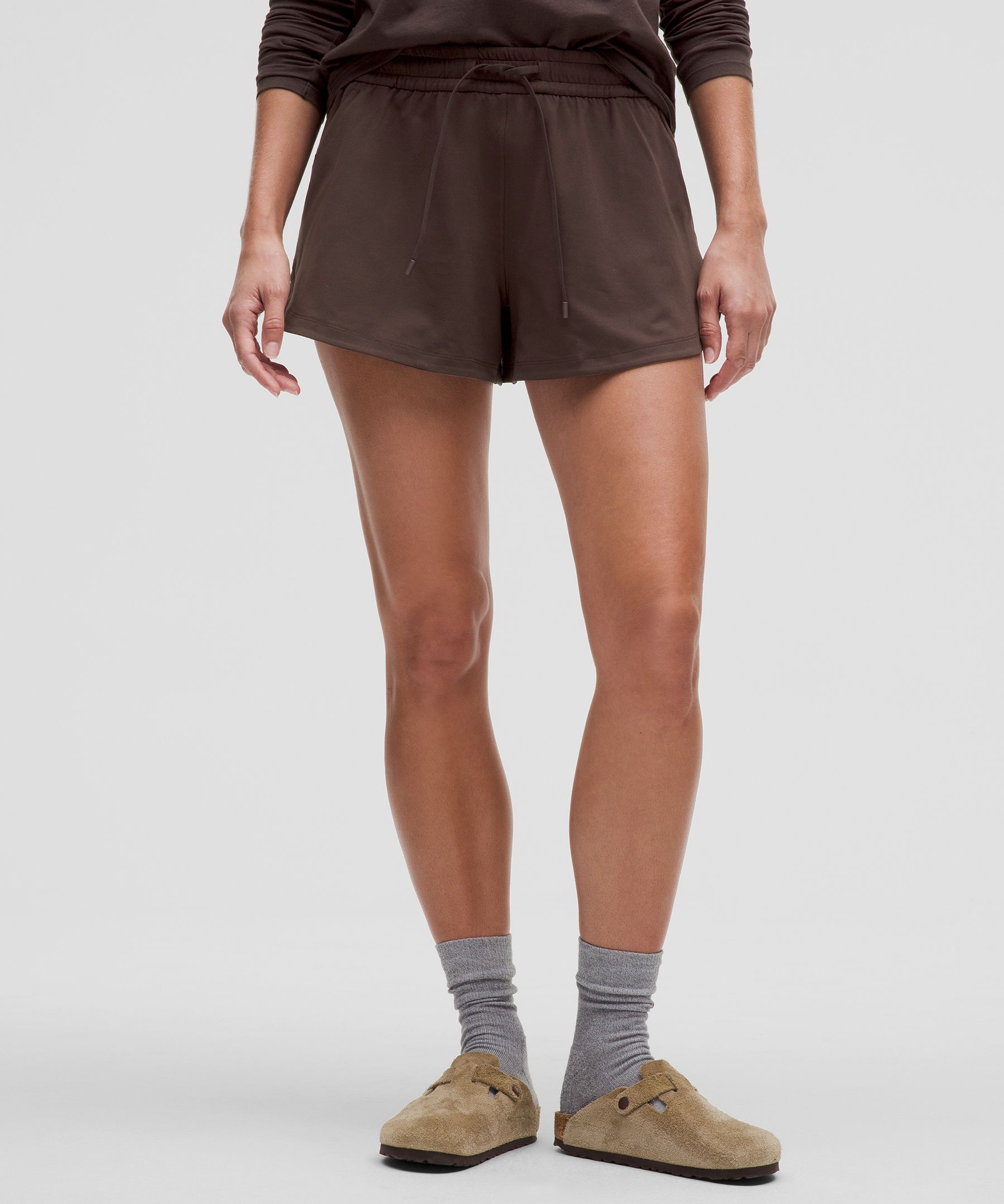 Soft Jersey Mid-Rise Curved-Hem Short 3" - Brown