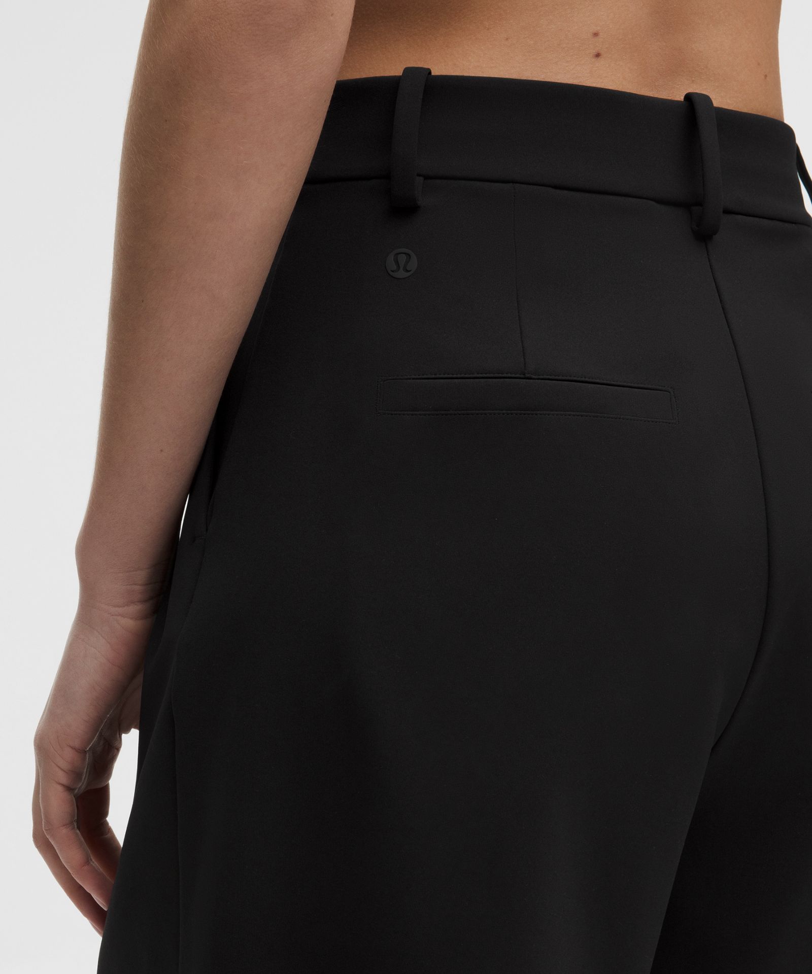 Женские плиссированные шорты Lululemon Daydrift с высокой посадкой — фото 6
