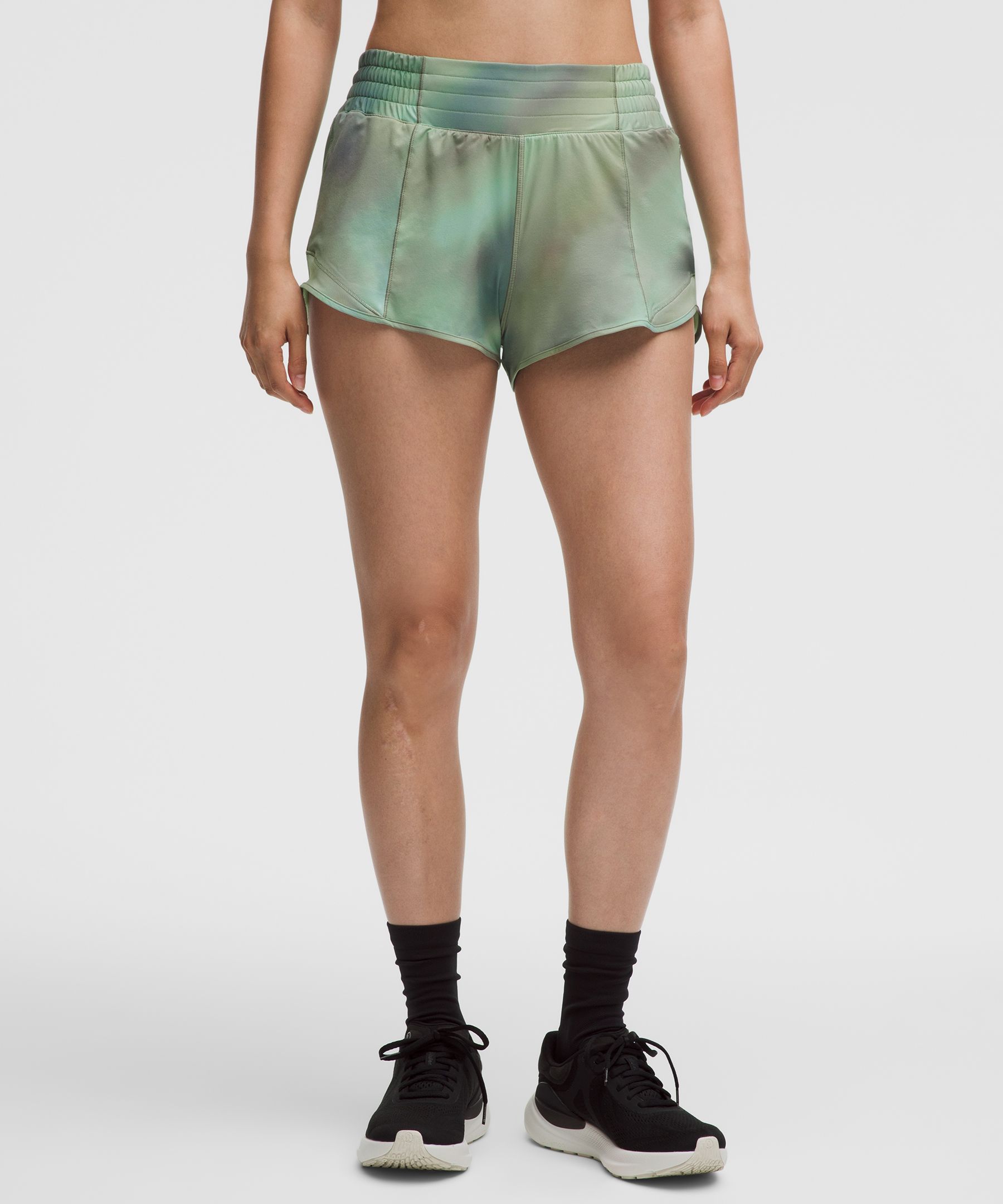 Lululemon Hotty Hot High-rise Lined Short 2.5"