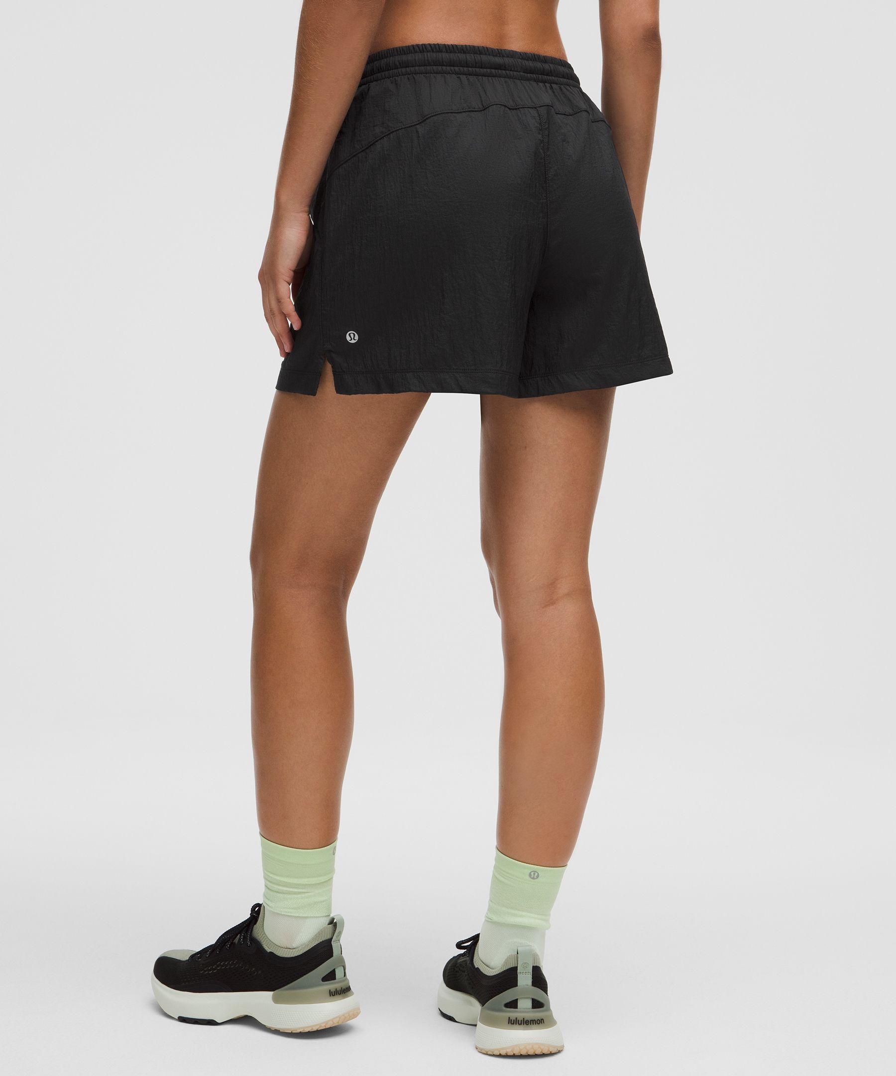 Lululemon Lightweight Mid-rise Active Short 5"