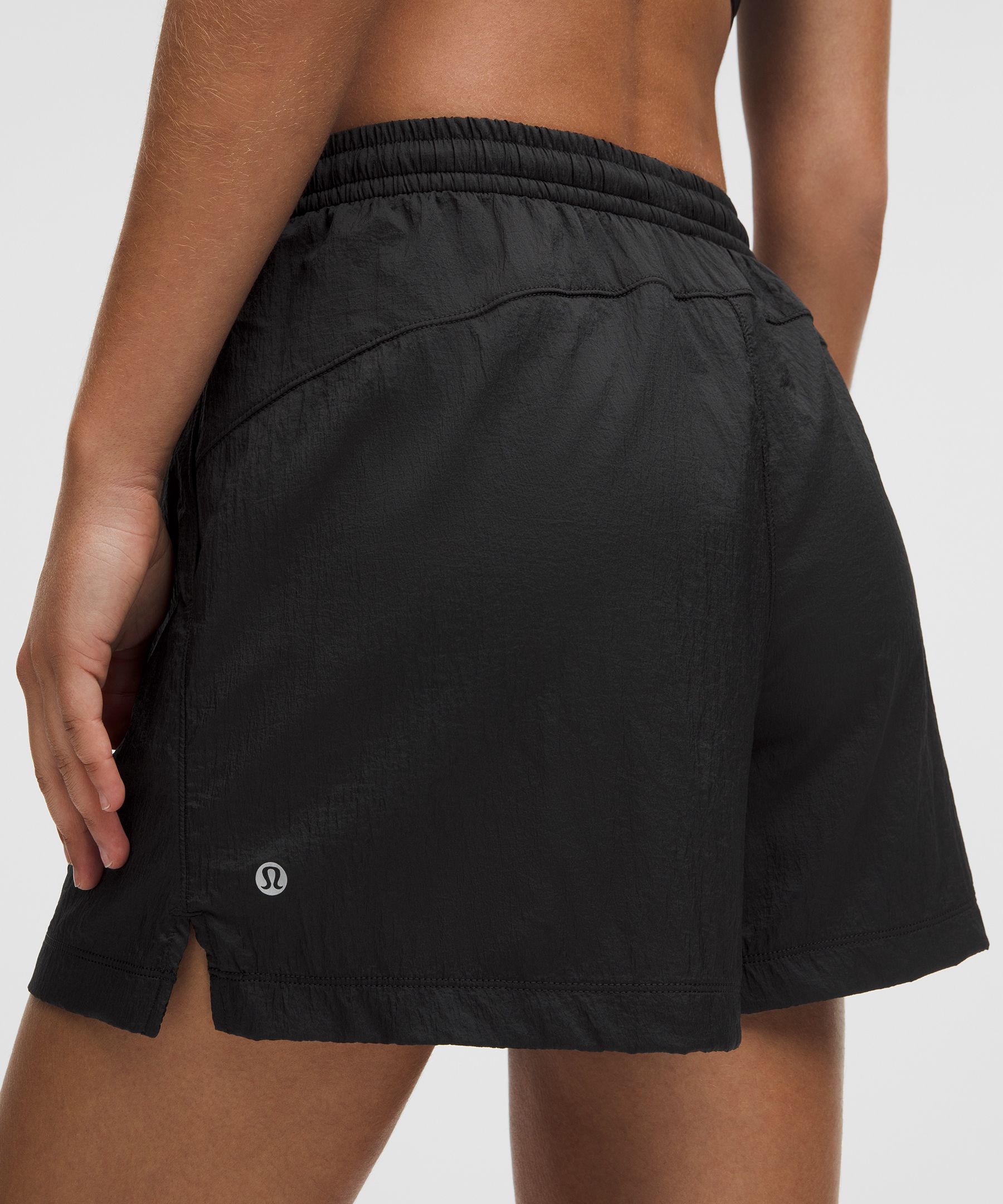 Lululemon Lightweight Mid-rise Active Short 5"