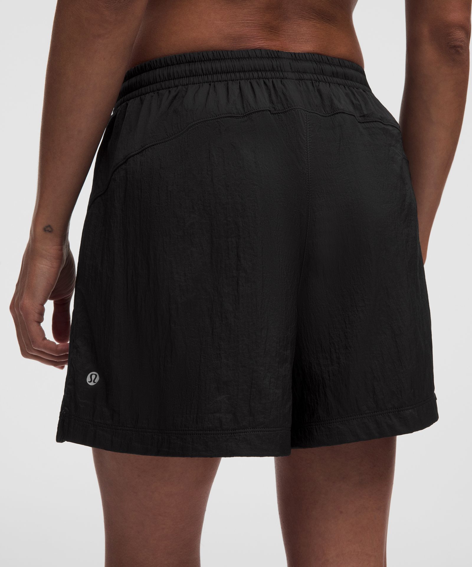 Lululemon Lightweight Mid-Rise Active Short 5" — фото 6