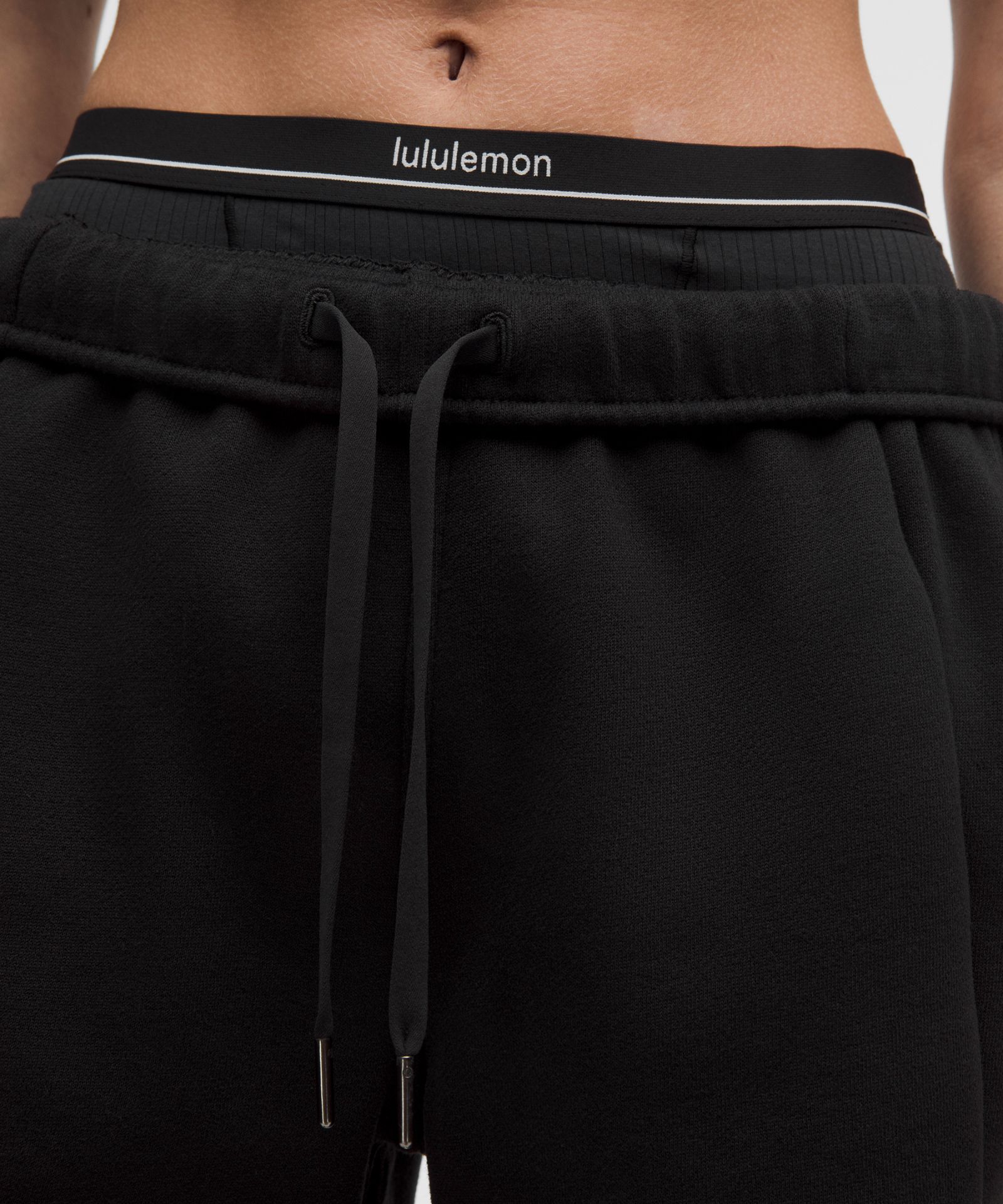 Женские шорты Lululemon Scuba High-Rise — фото 4