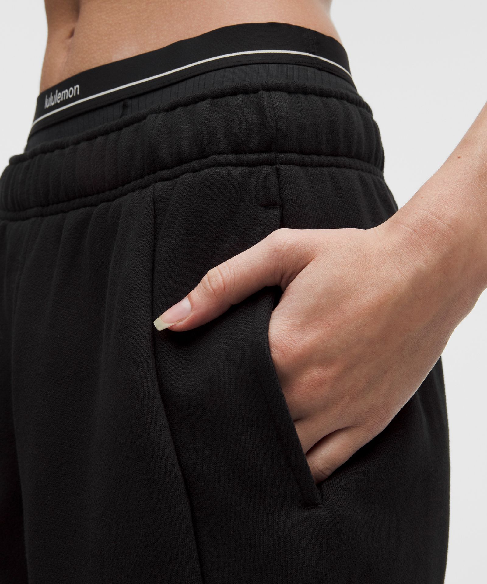 Женские шорты Lululemon Scuba High-Rise — фото 5