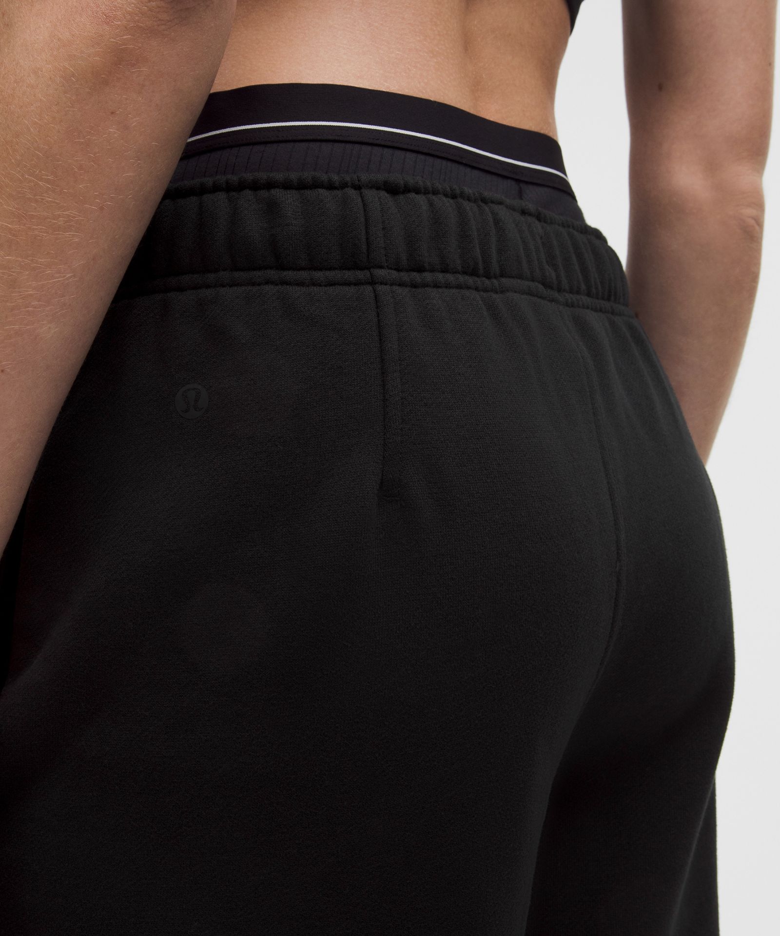 Женские шорты Lululemon Scuba High-Rise — фото 6