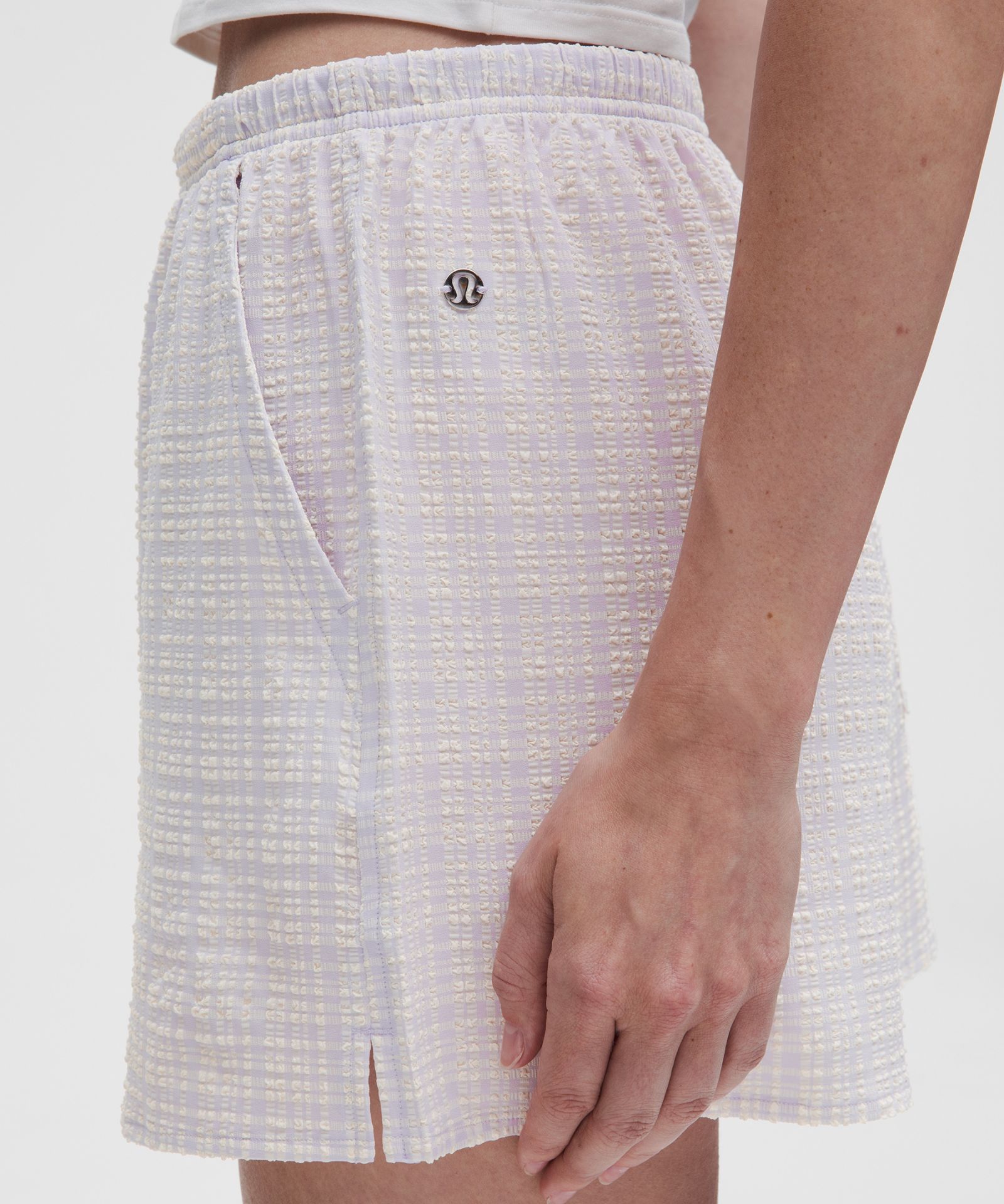 Lululemon Seersucker Check Mid-Rise Pull-On Short 3" — фото 5