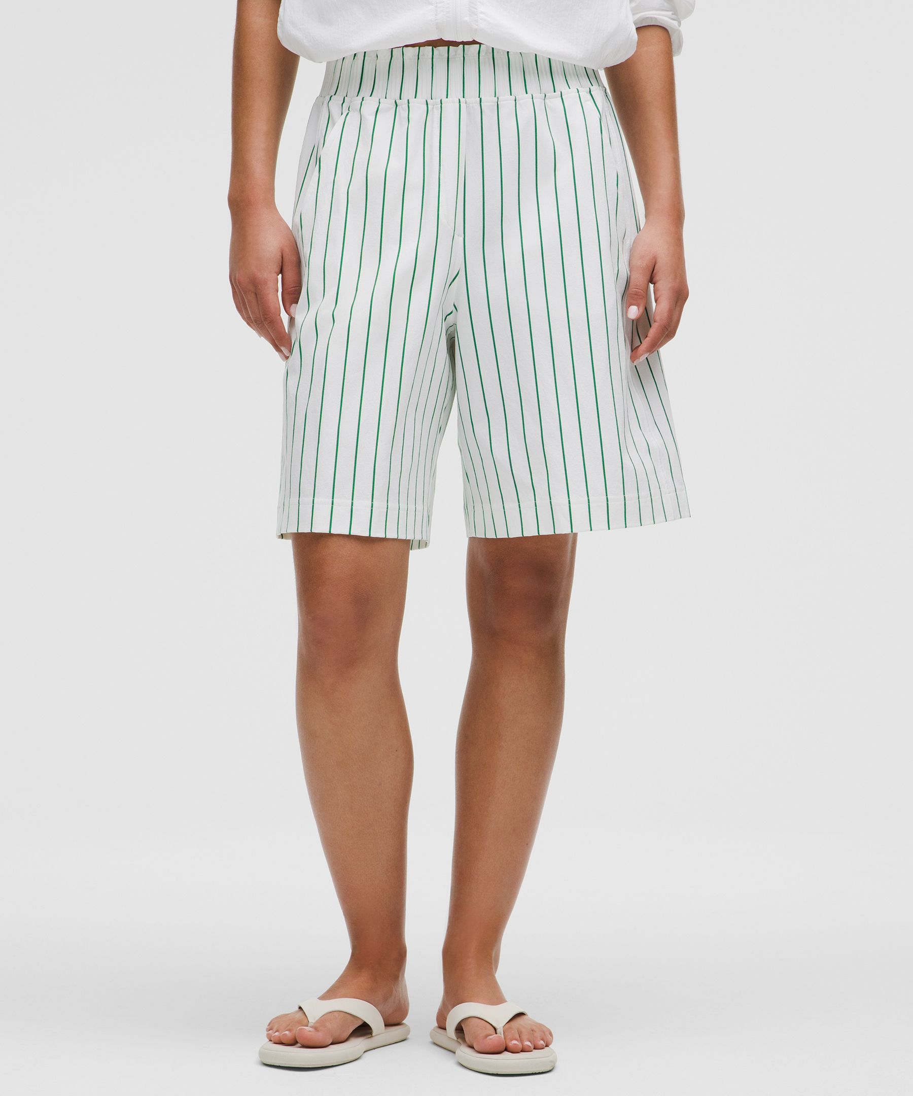Stretch Woven Ruffle-Waist High-Rise Short 9"