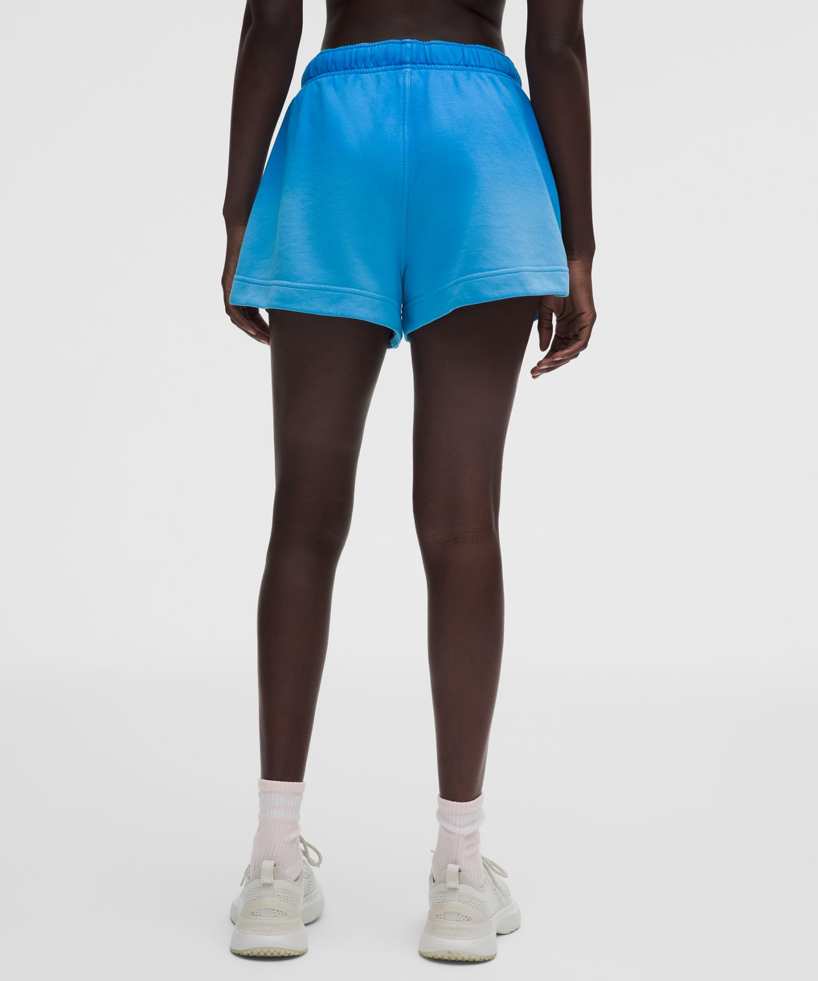 Женские шорты Lululemon Scuba Oversized Mid-Rise Dolphin-Hem — фото 3