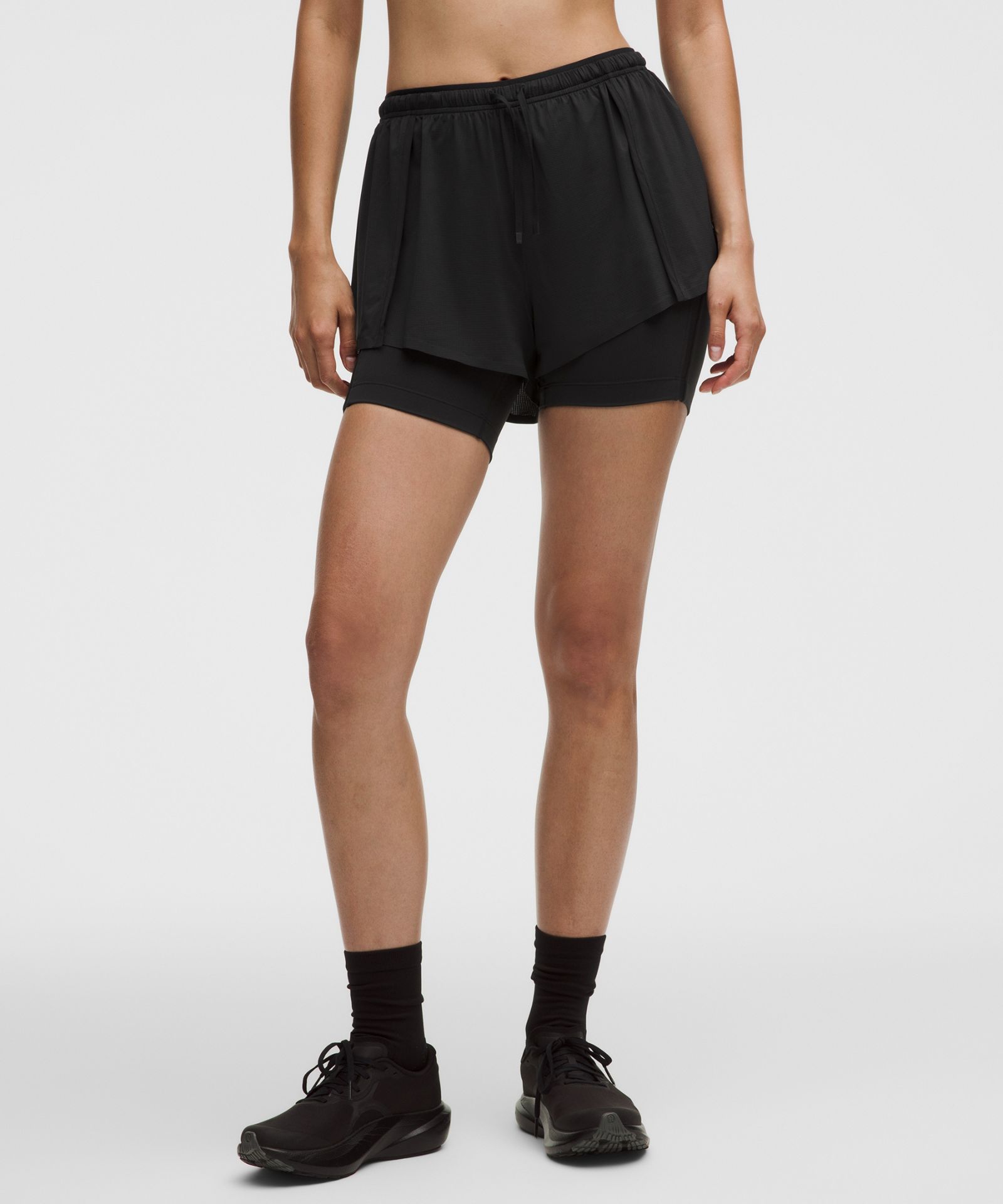 Женские беговые шорты Lululemon Lightweight 2-in-1 — фото 2