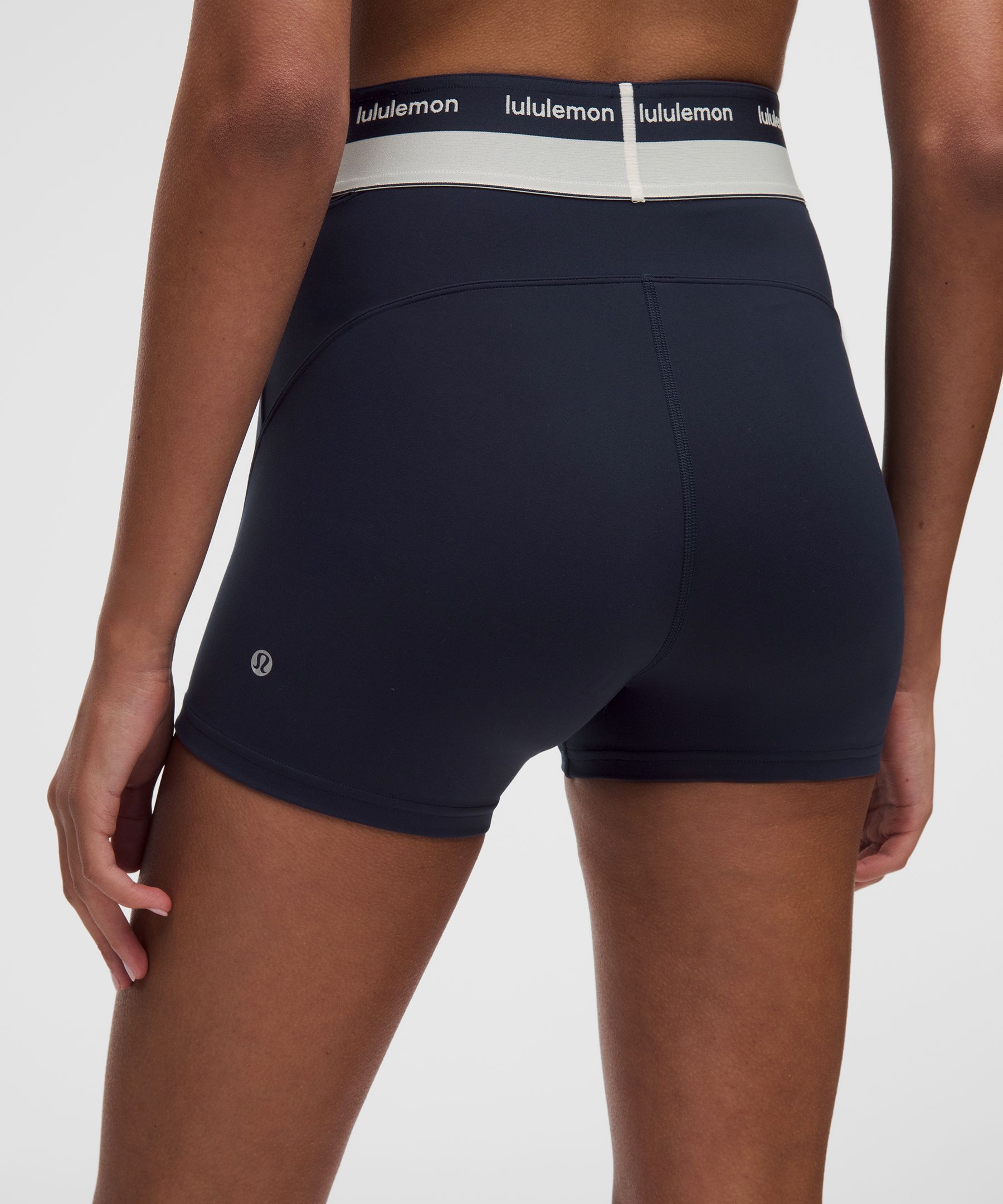 Short de training en Everlux taille haute &agrave; coutures profil&eacute;es 10&nbsp;cm