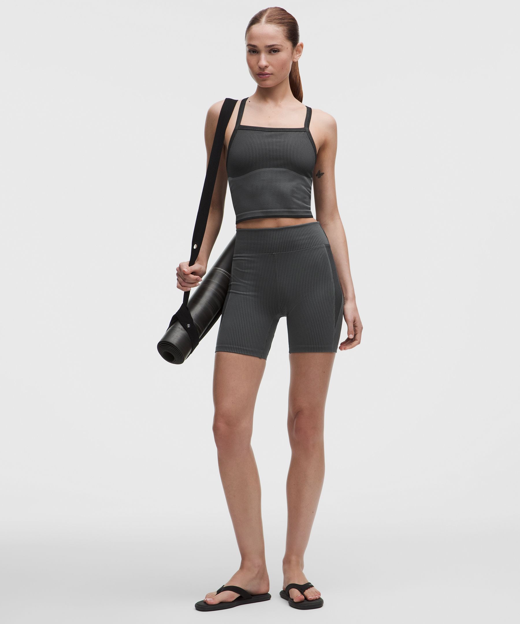 Salutations High-Rise Yoga Short 6"
