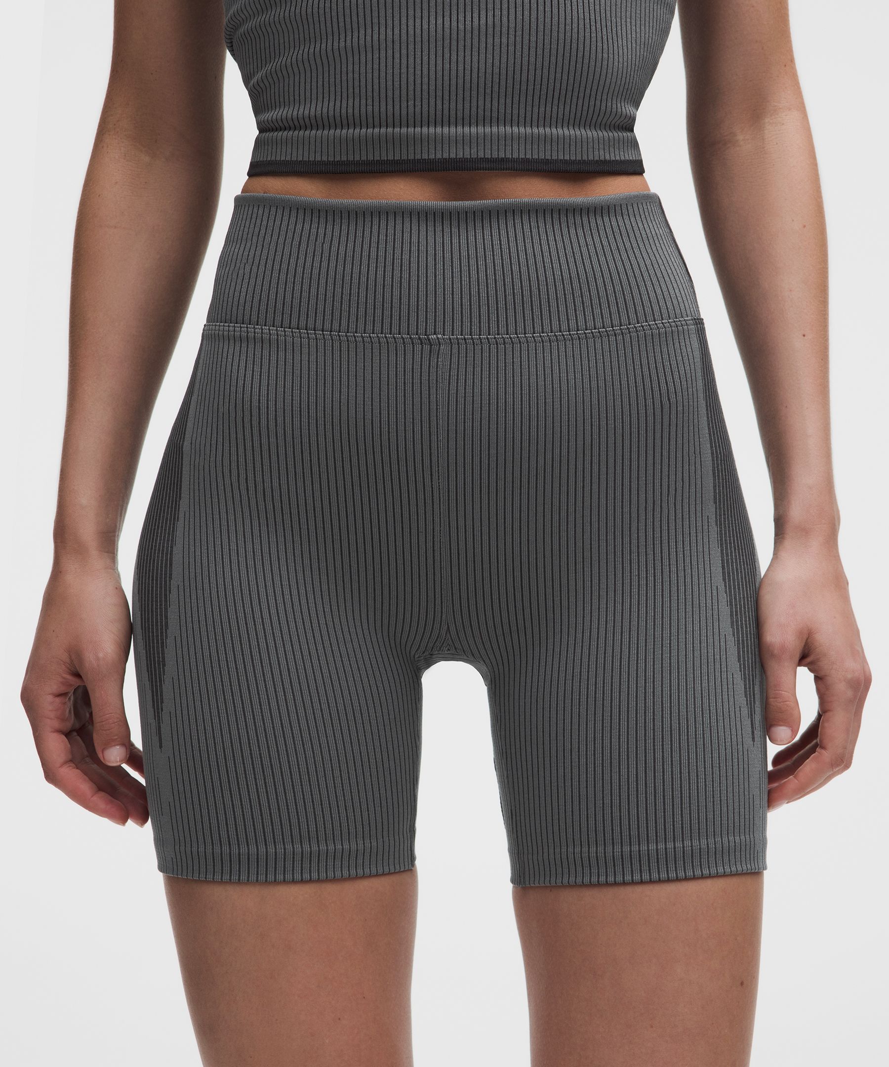 Salutations High-Rise Yoga Short 6"