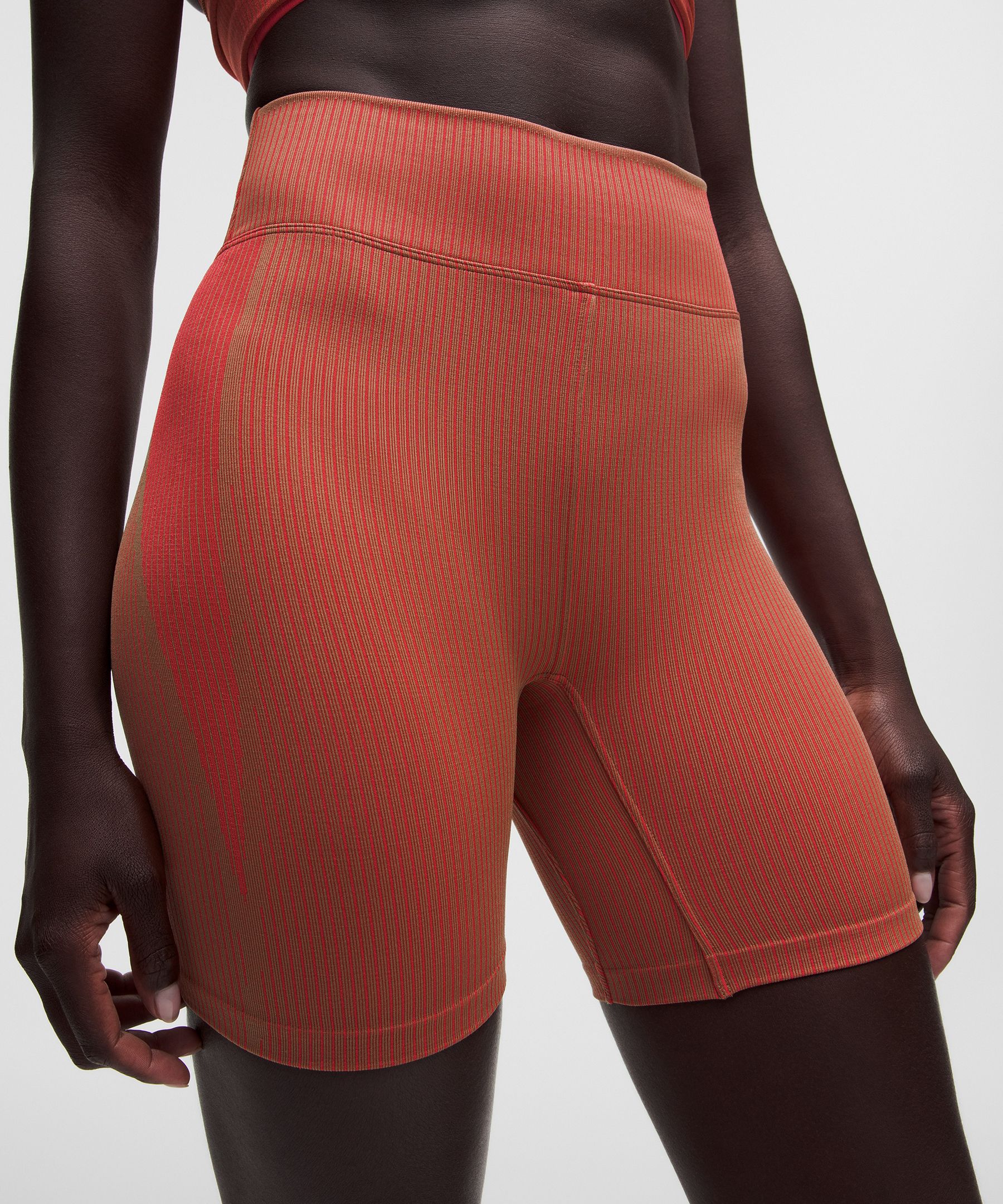 Salutations High-Rise Yoga Short 6"