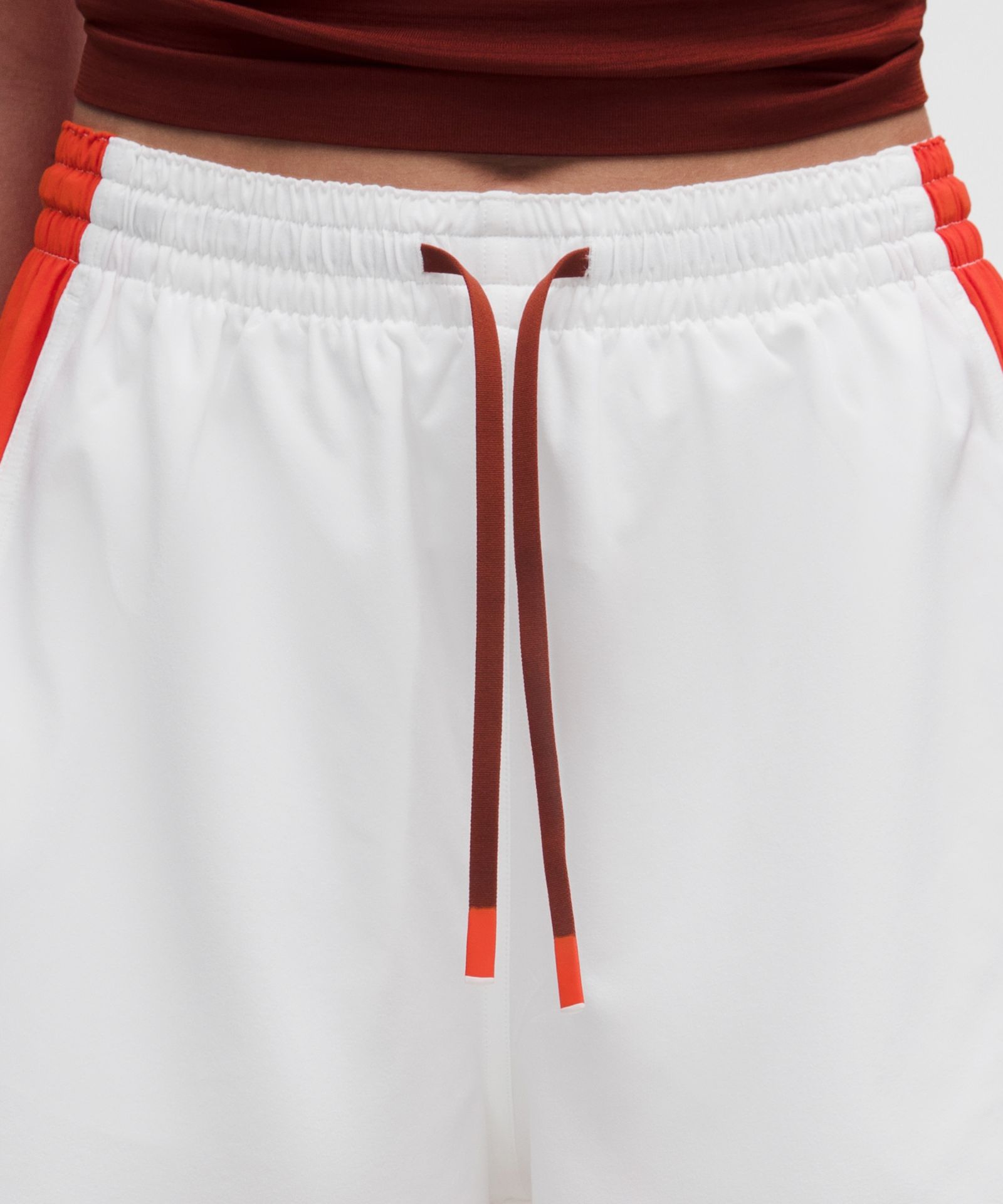 Женские теннисные шорты Lululemon Court Champ Side-Pleat High-Rise — фото 4