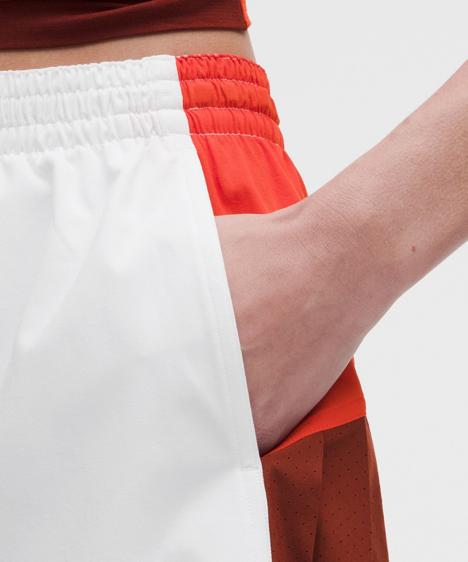Женские теннисные шорты Lululemon Court Champ Side-Pleat High-Rise — фото 5
