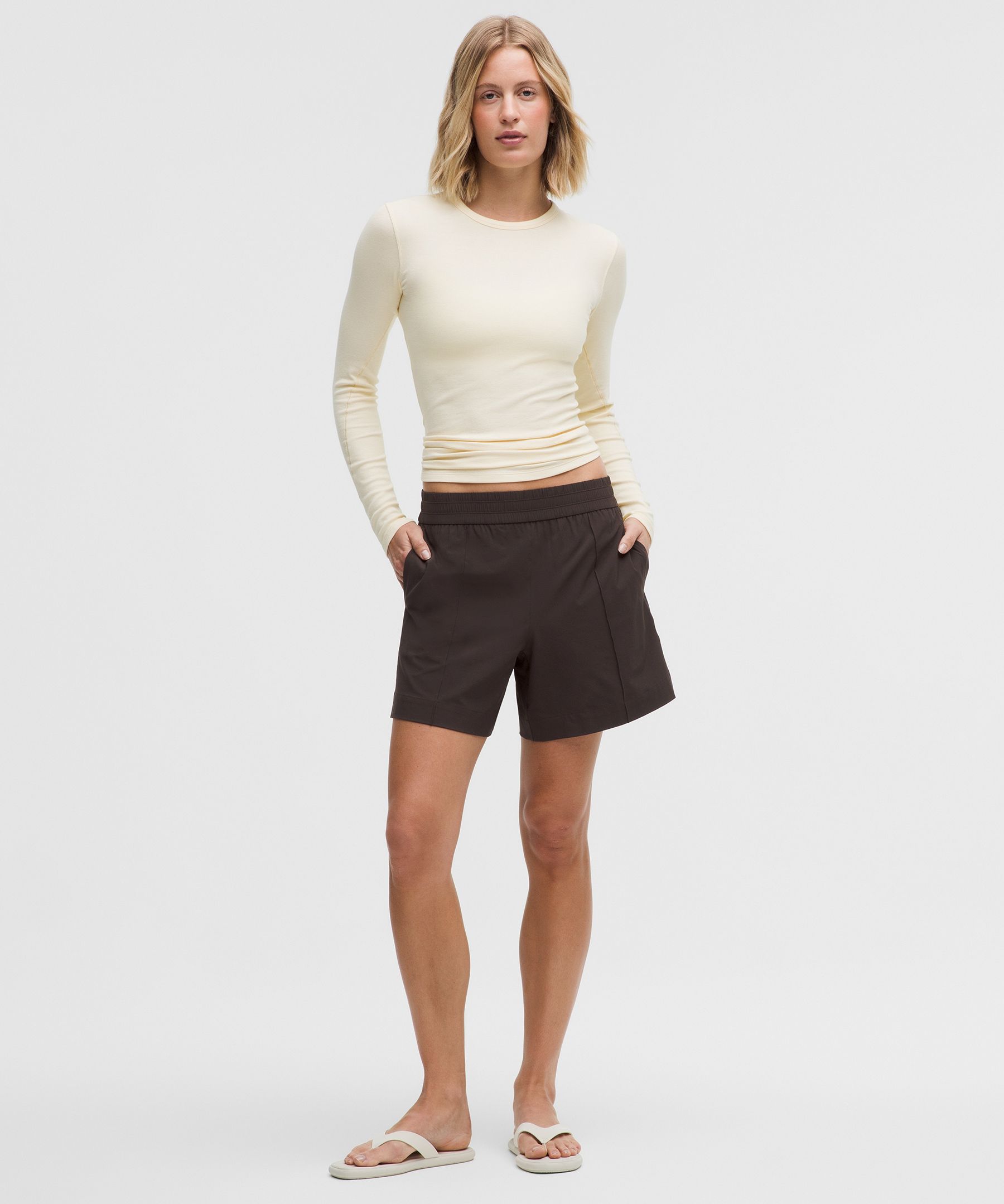 Breezily Mid-Rise Short 6"