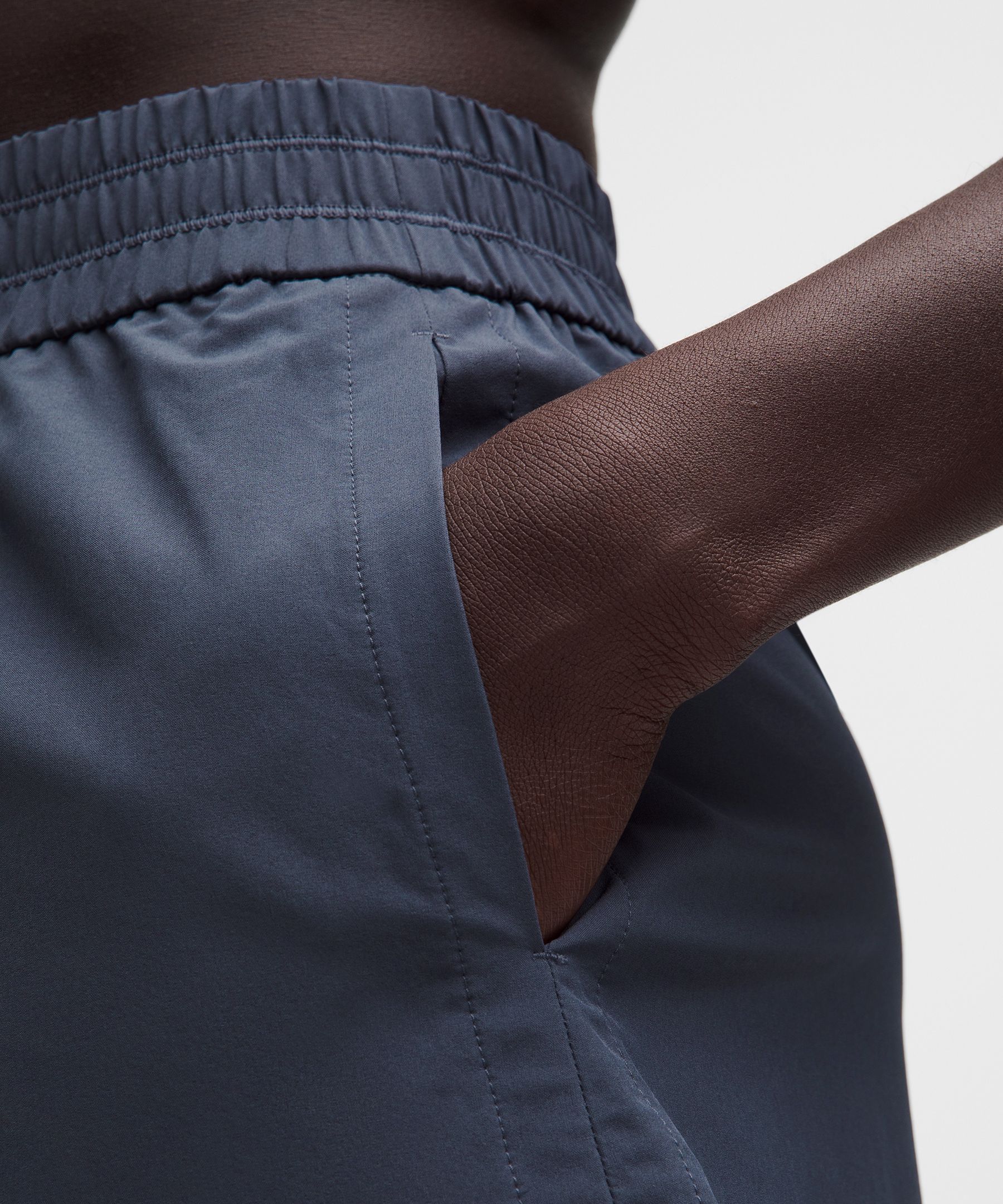 Breezily Mid-Rise Short 6"