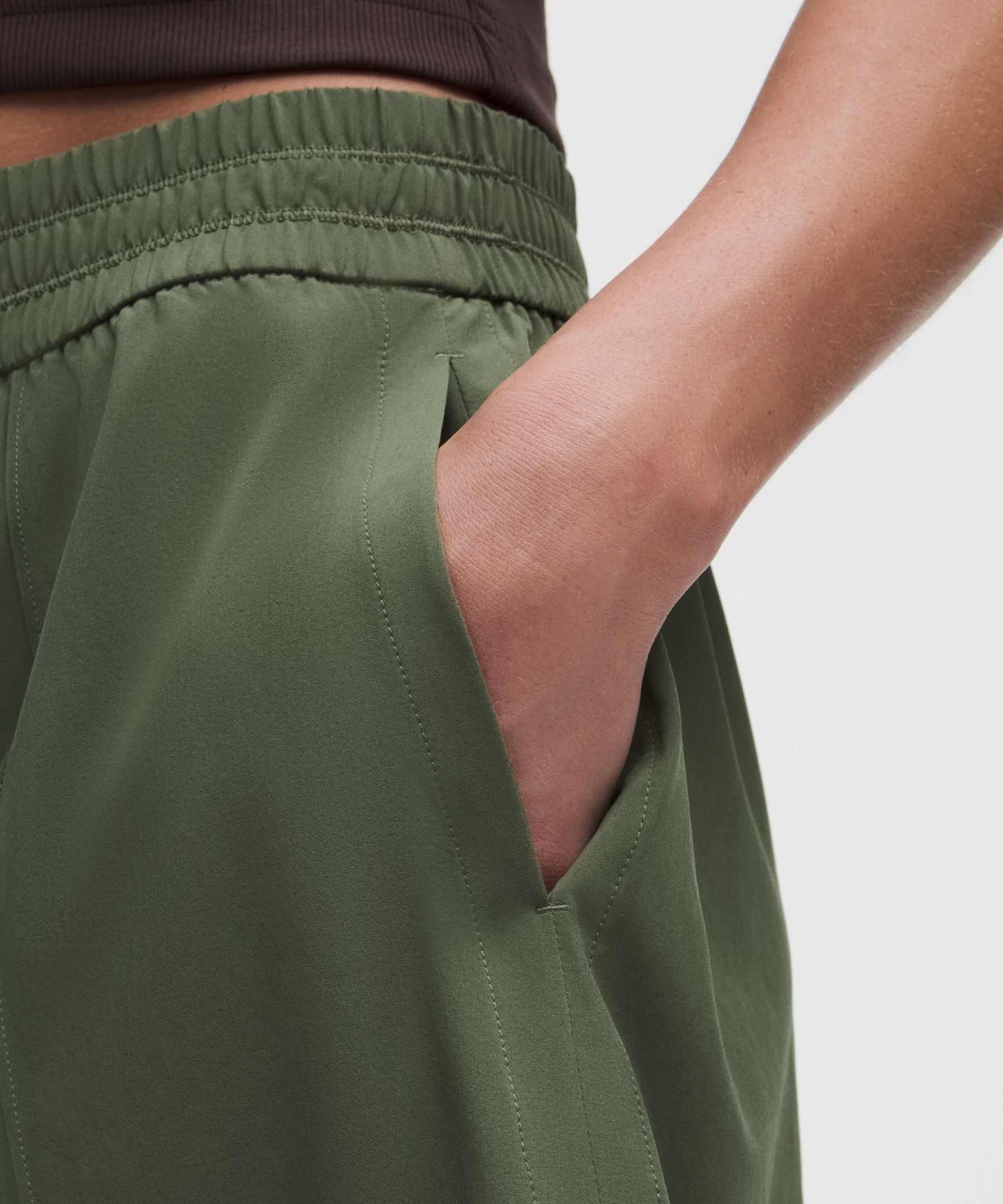 Breezily Mid-Rise Short 6"