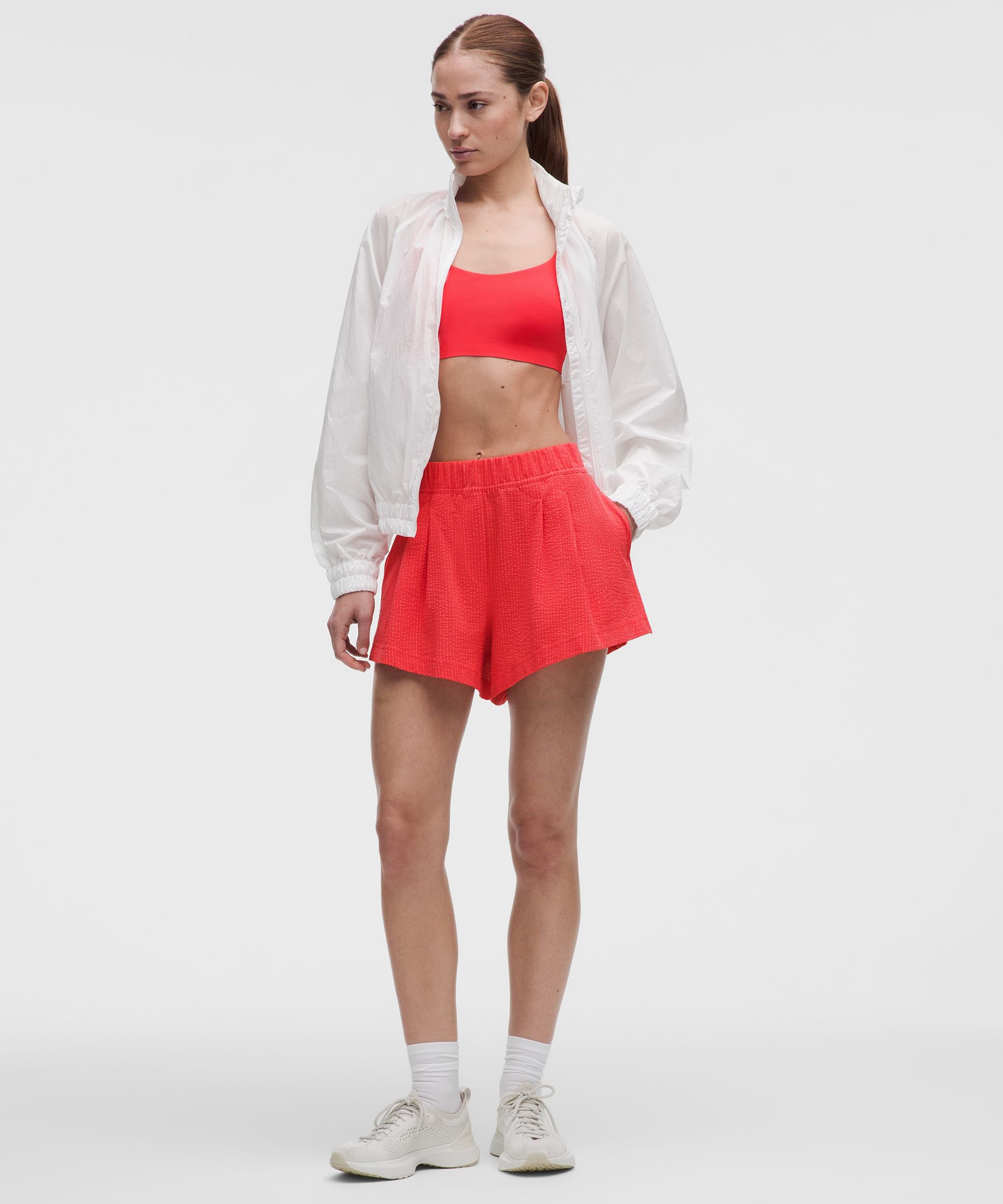 Shorts plisados de WovenAir seersucker con tiro alto 3.5&rdquo;