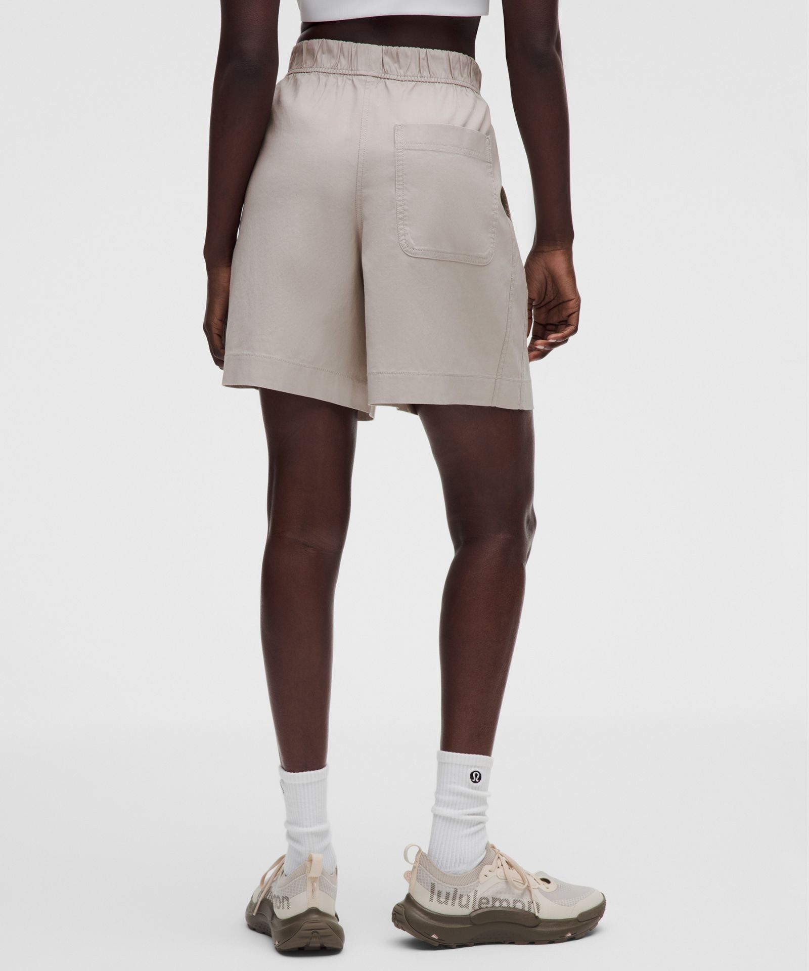 Женские шорты Lululemon LuluLinen High-Rise Relaxed-Fit — фото 3