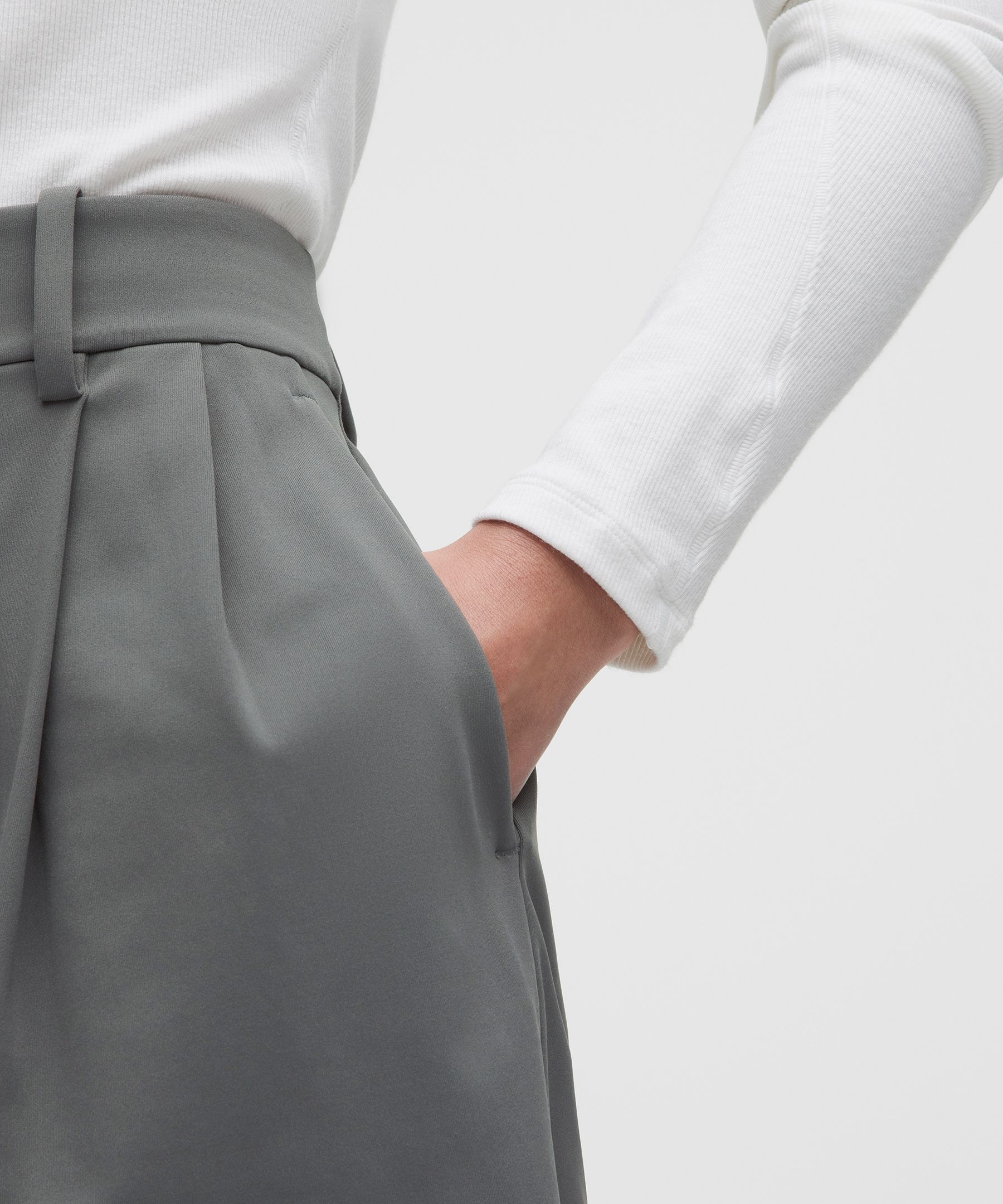Daydrift Pleated High-Rise Short 7"