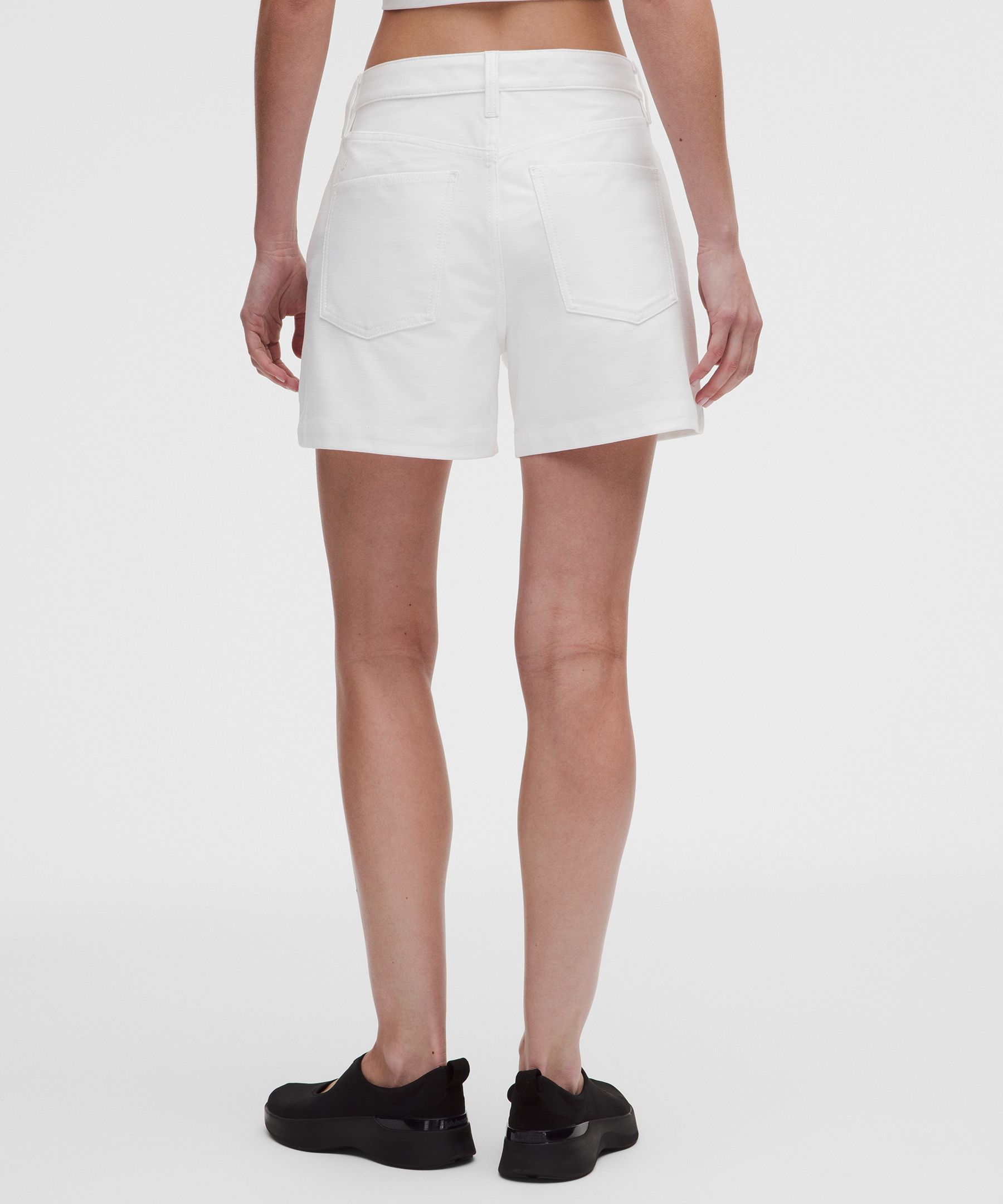 EasyFive Mid-Rise Short 4.5"