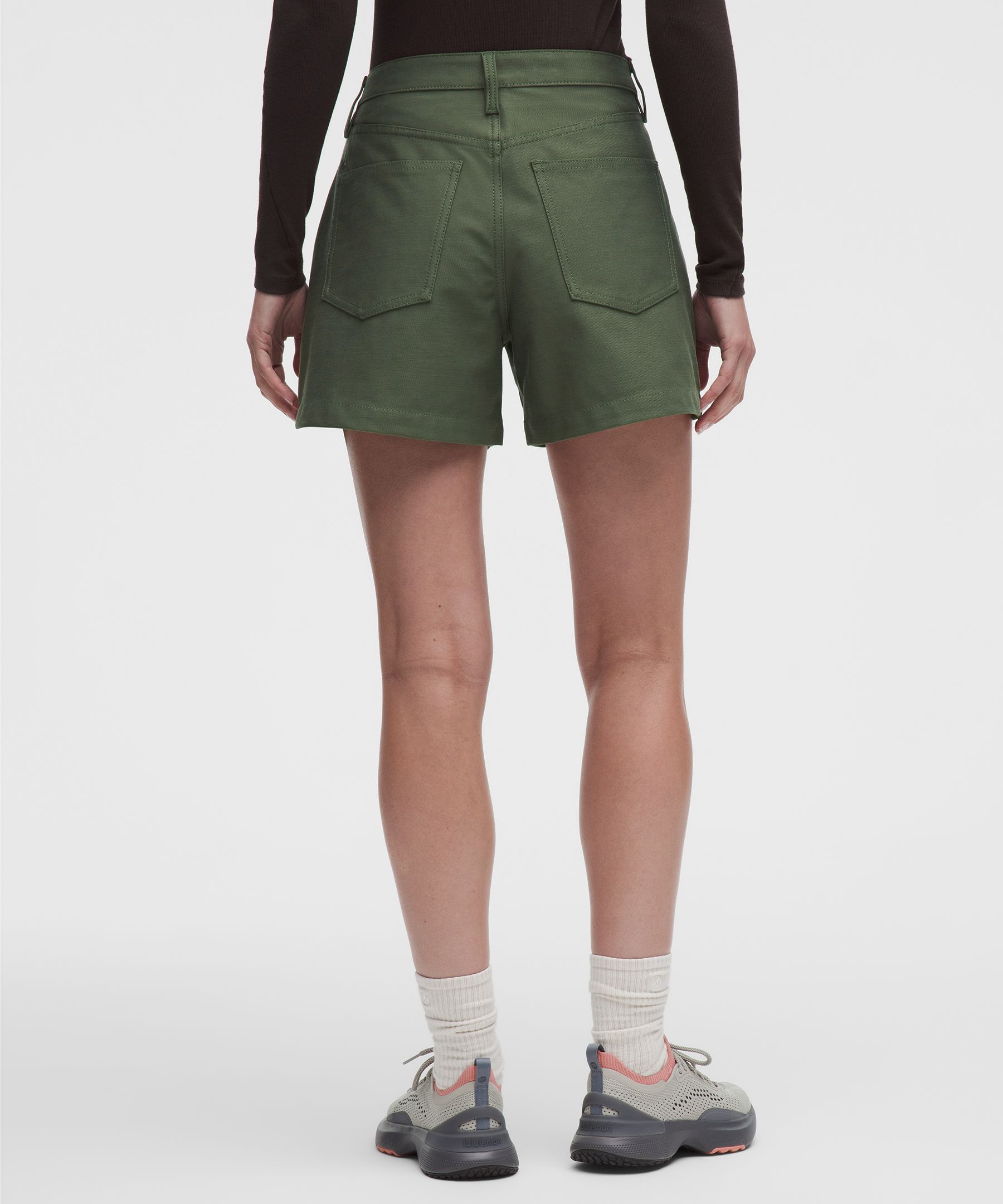 EasyFive Mid-Rise Short 4.5"