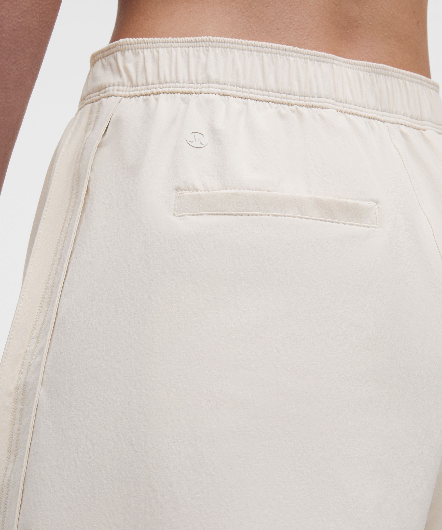 Stretch Woven High-Rise Short 4"
