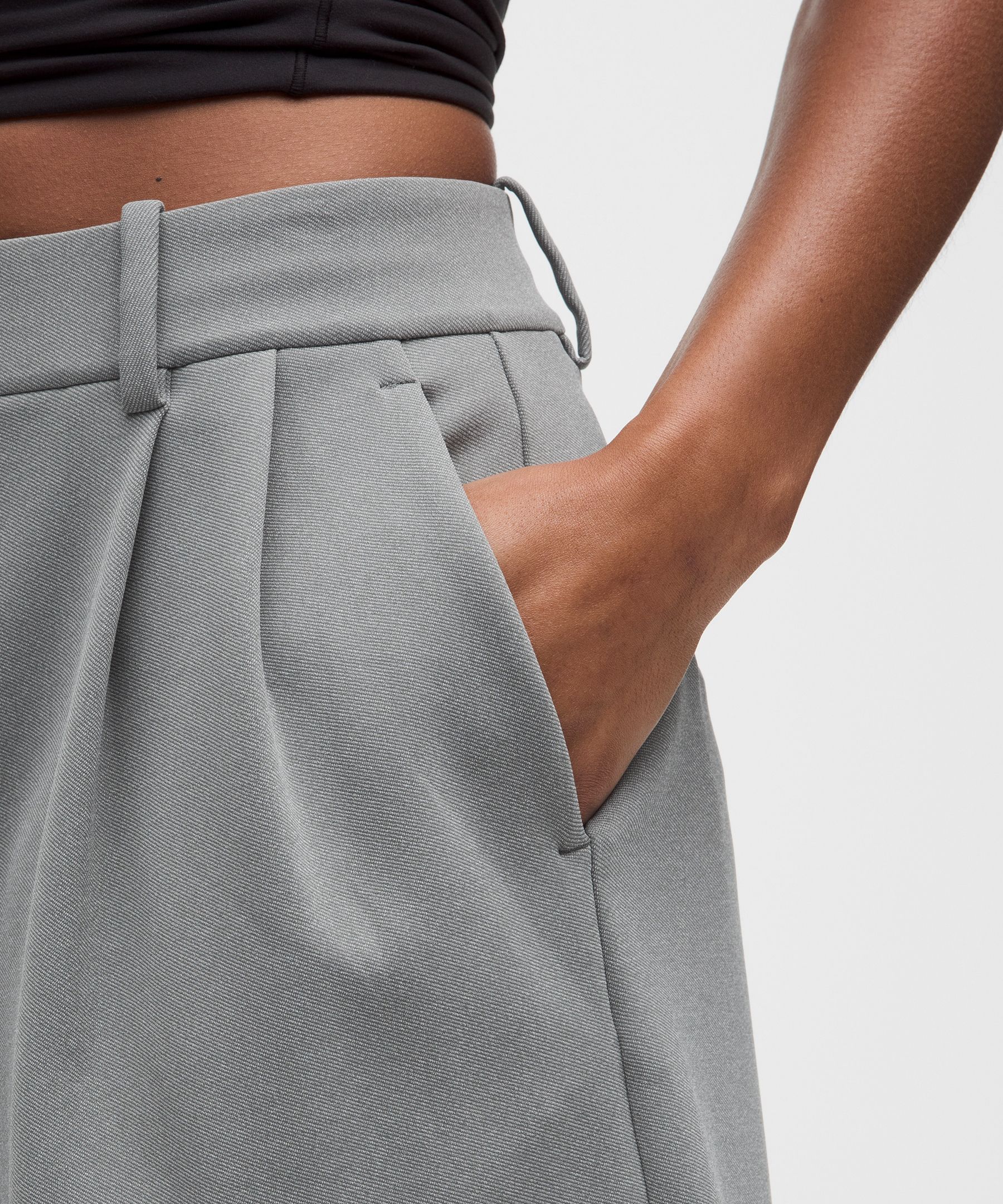 Daydrift High-Rise Pleated Short 5"