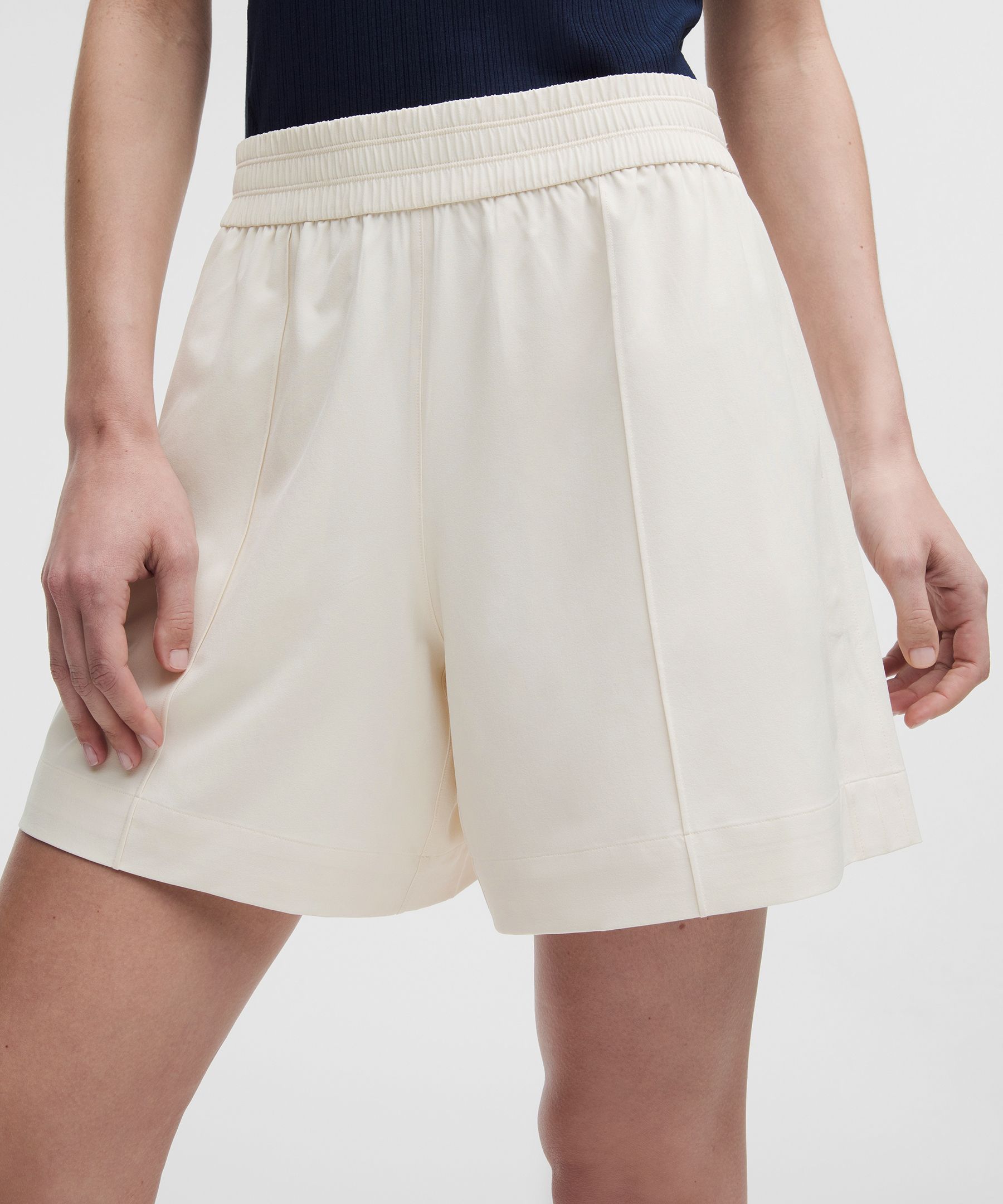 Breezily Mid-Rise Short 6"