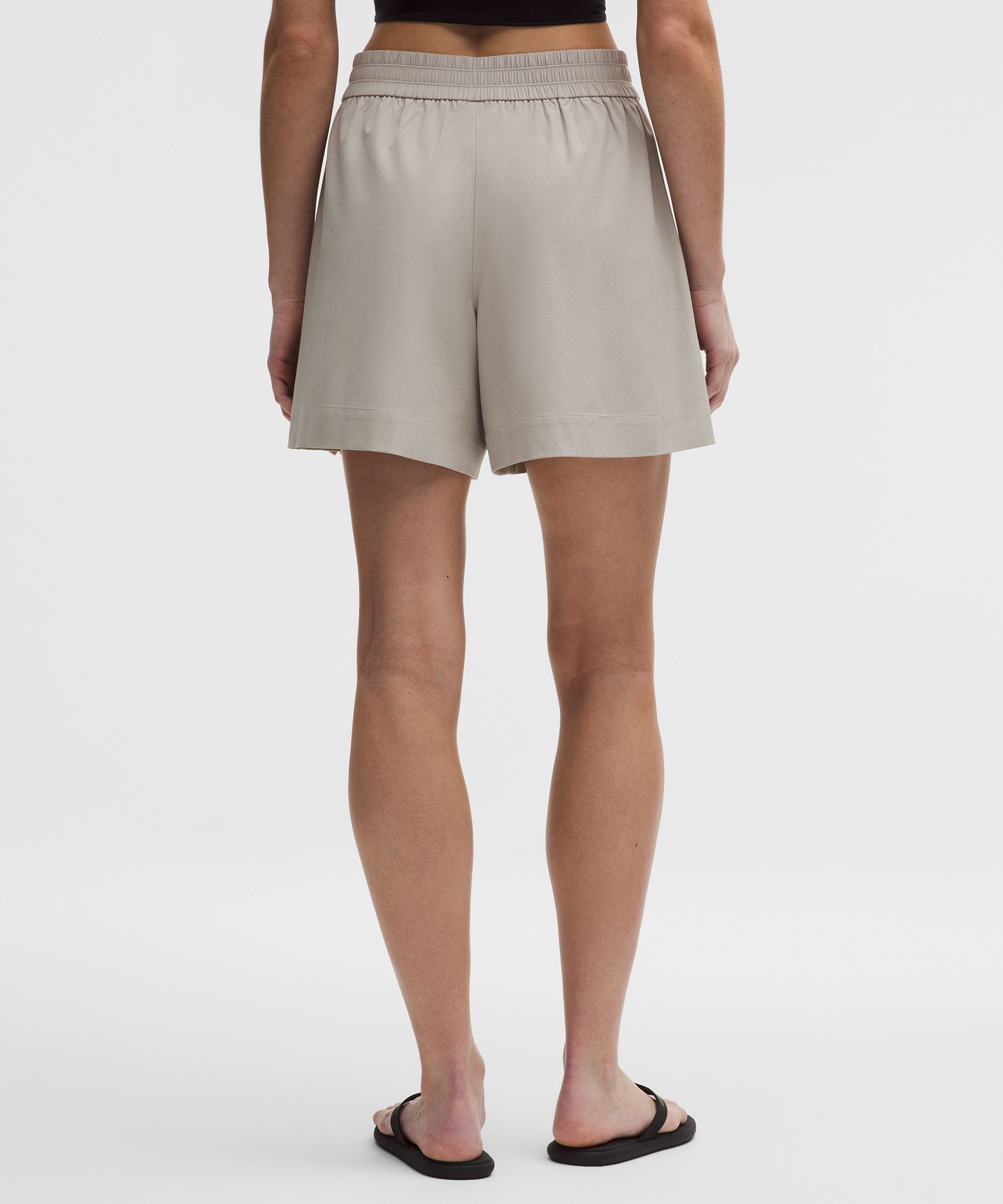 Breezily Mid-Rise Short 6"