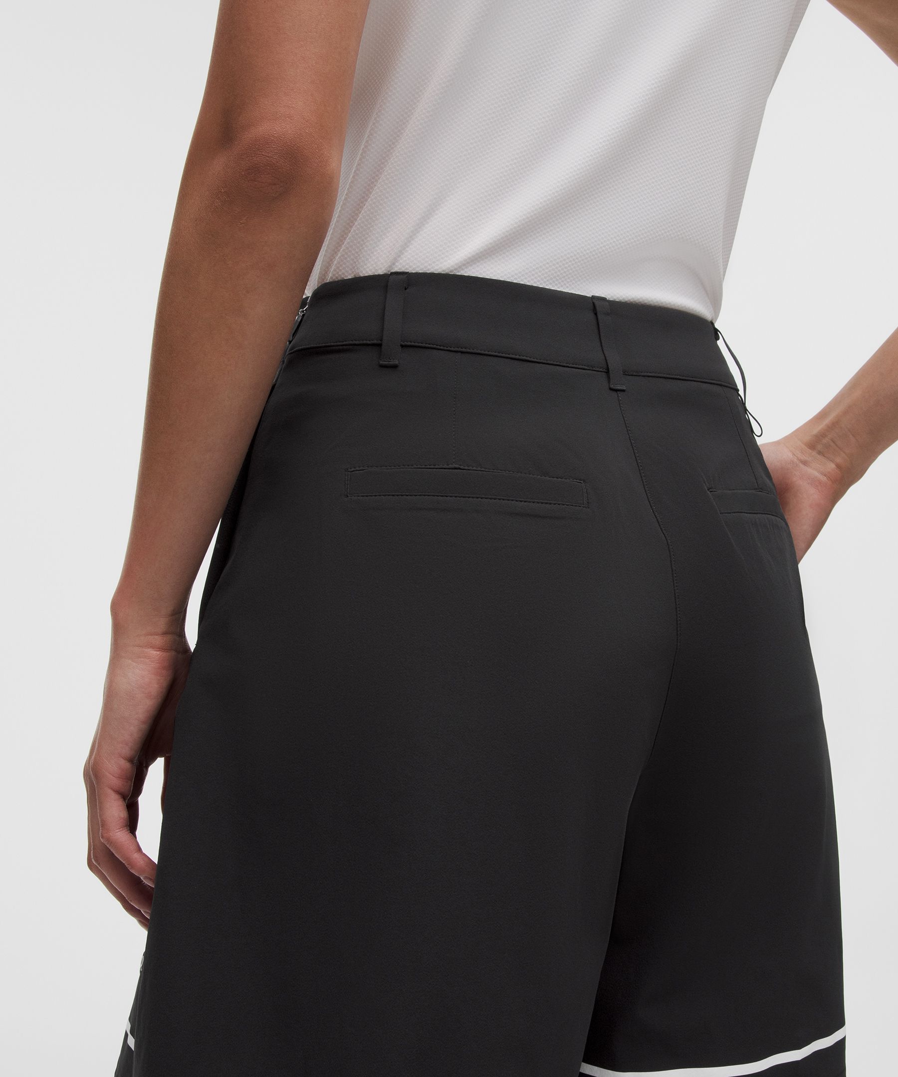 Box-Pleat High-Rise Golf Short 7"