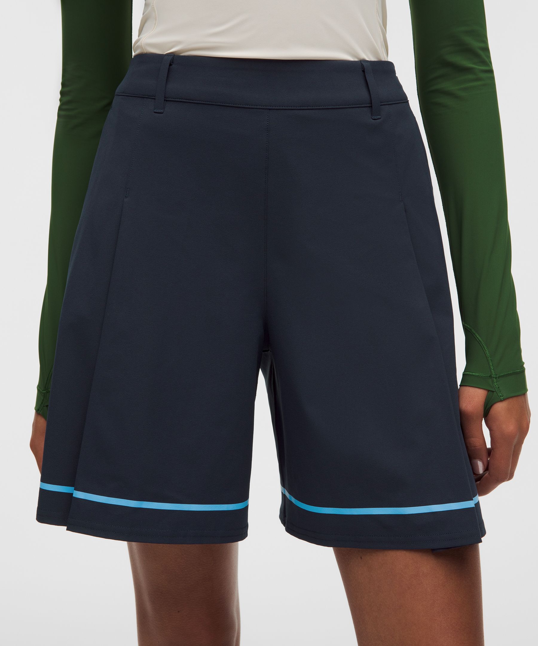 Box-Pleat High-Rise Golf Short 7"
