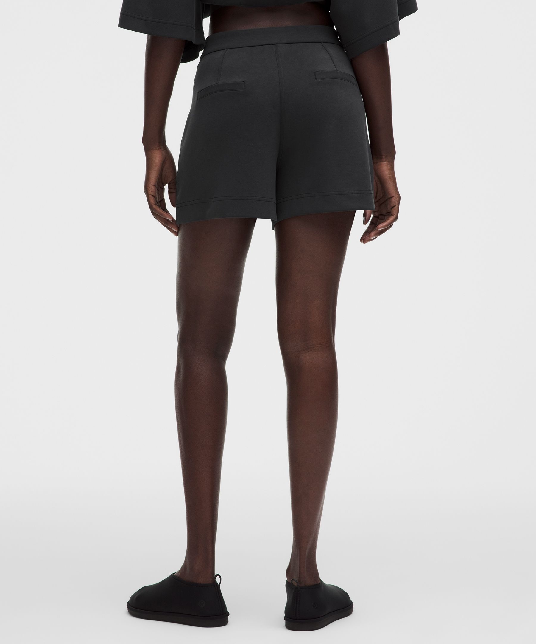Short Softstreme l&eacute;ger taille mi-haute &agrave; plis nervur&eacute;s 10 cm
