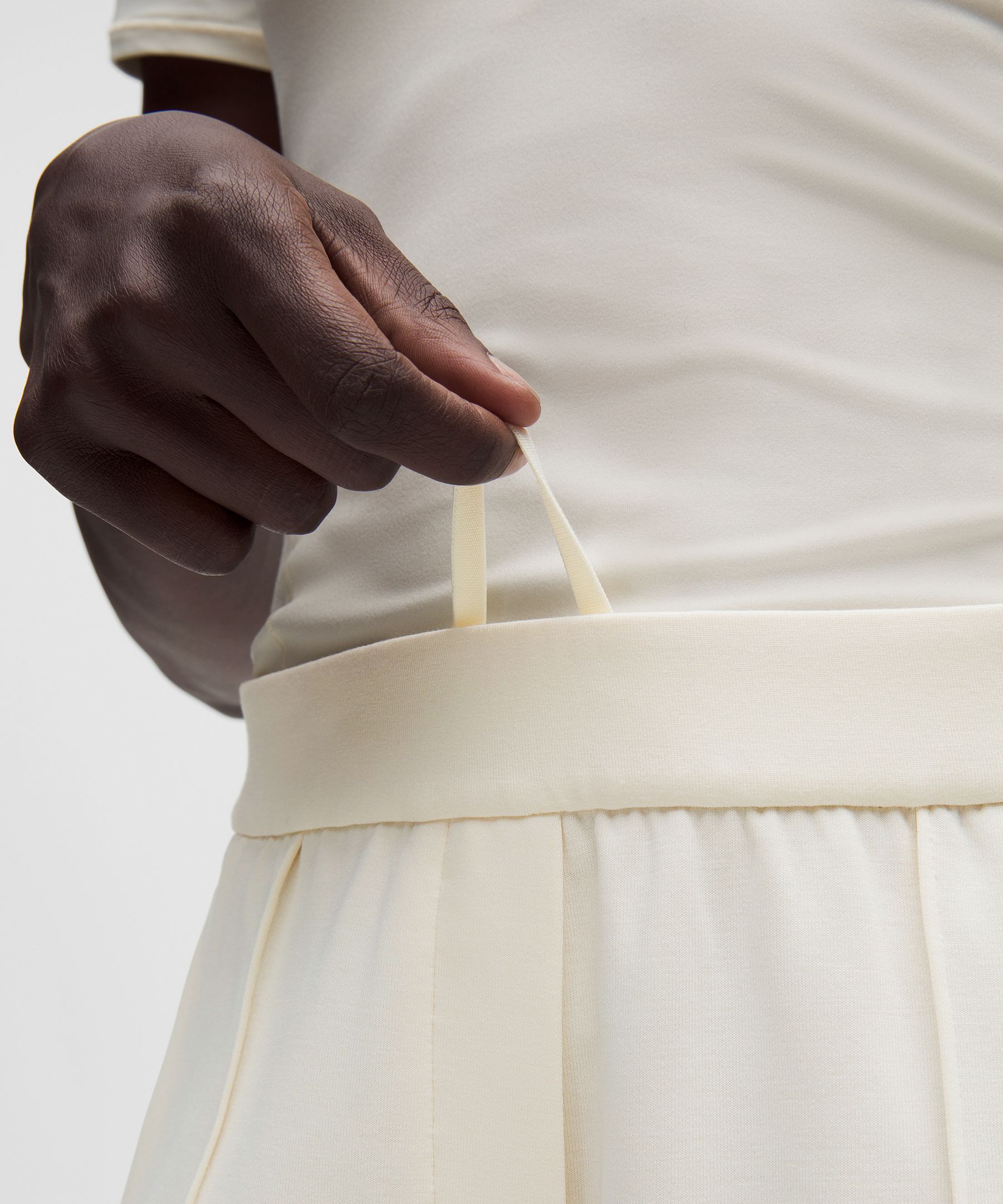 Lightweight Softstreme Mid-Rise Pintuck Short 4"