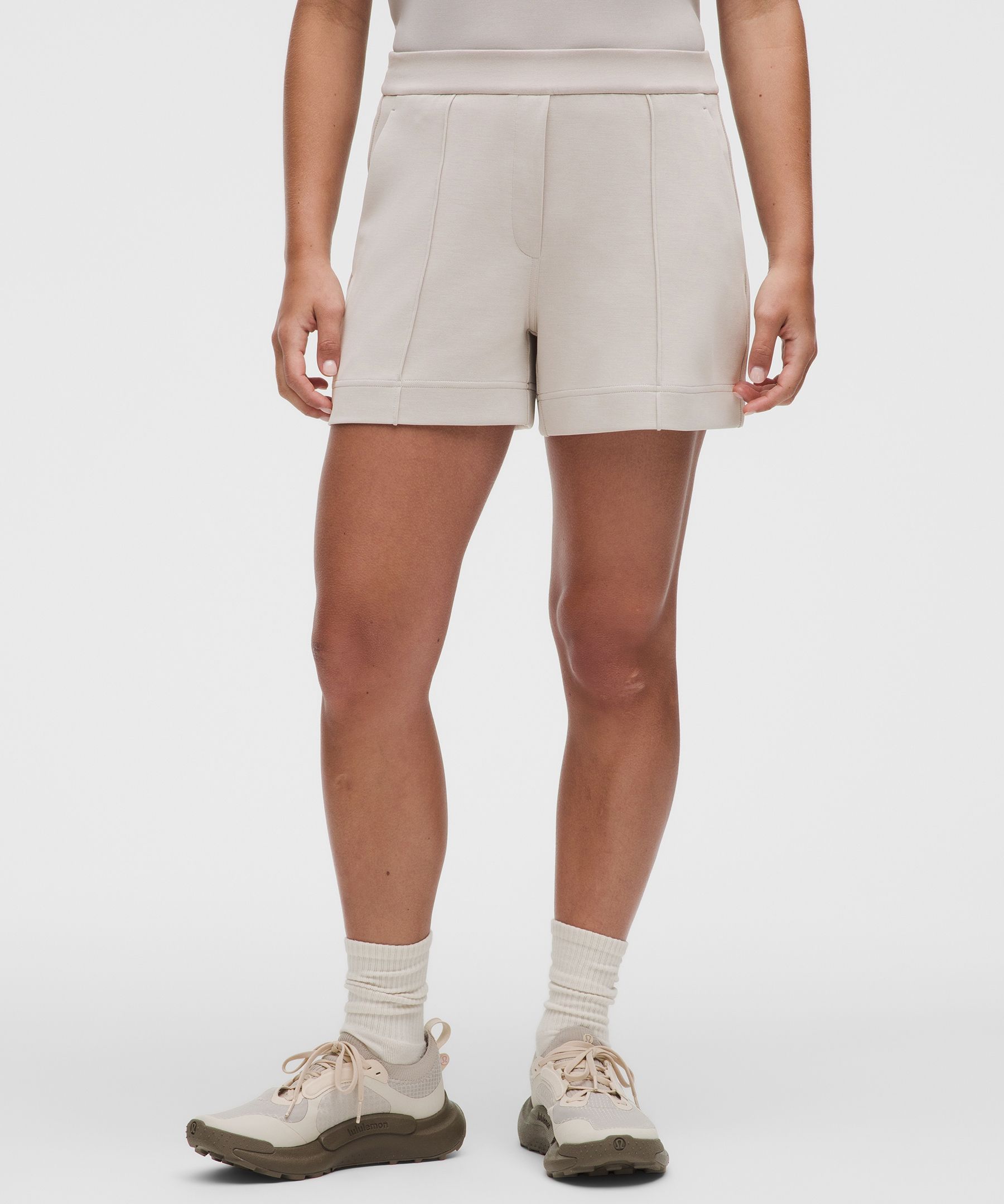 Leichte Softstreme Pintuck-Shorts mit mittelhohem Bund 10&nbsp;cm