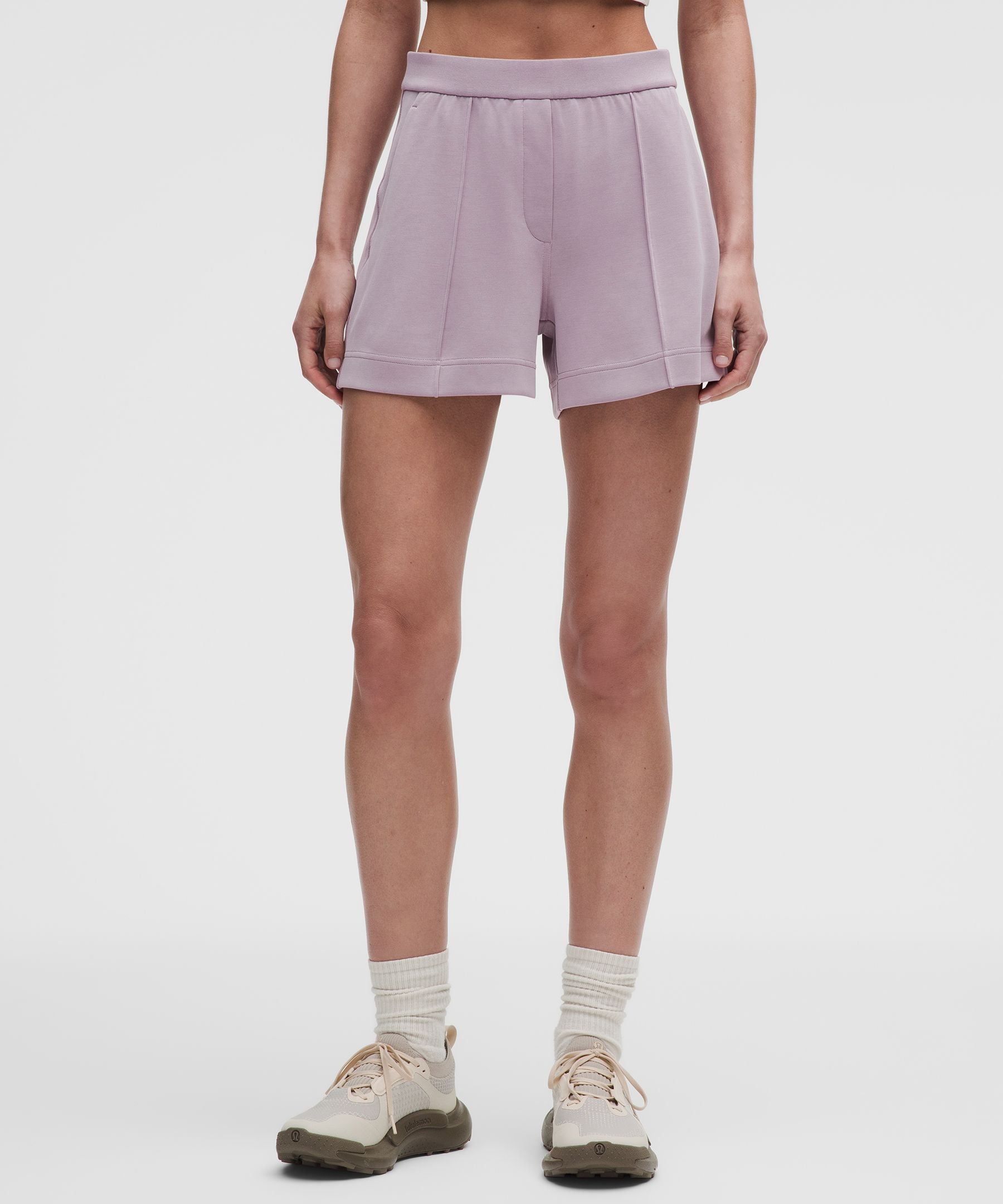 Lightweight Softstreme Mid-Rise Pintuck Short 4"